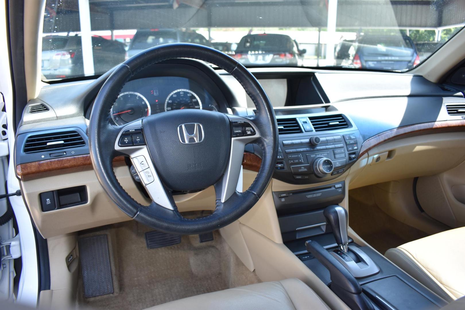 2012 WHITE Honda Accord EX-L V6 Sedan AT (1HGCP3F81CA) with an 3.5L V6 SOHC 24V engine, 5-Speed Automatic transmission, located at 420 E. Kingsbury St., Seguin, TX, 78155, (830) 401-0495, 29.581060, -97.961647 - Photo#5
