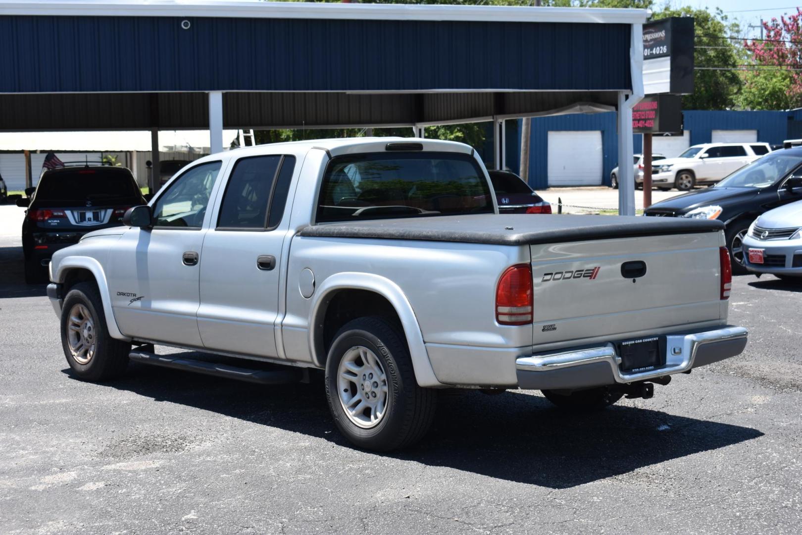 2003 SILVER Dodge Dakota Sport Plus Quad Cab 2WD (1D7HL38N63S) with an 4.7L V8 SOHC 16V engine, located at 420 E. Kingsbury St., Seguin, TX, 78155, (830) 401-0495, 29.581060, -97.961647 - Photo#2