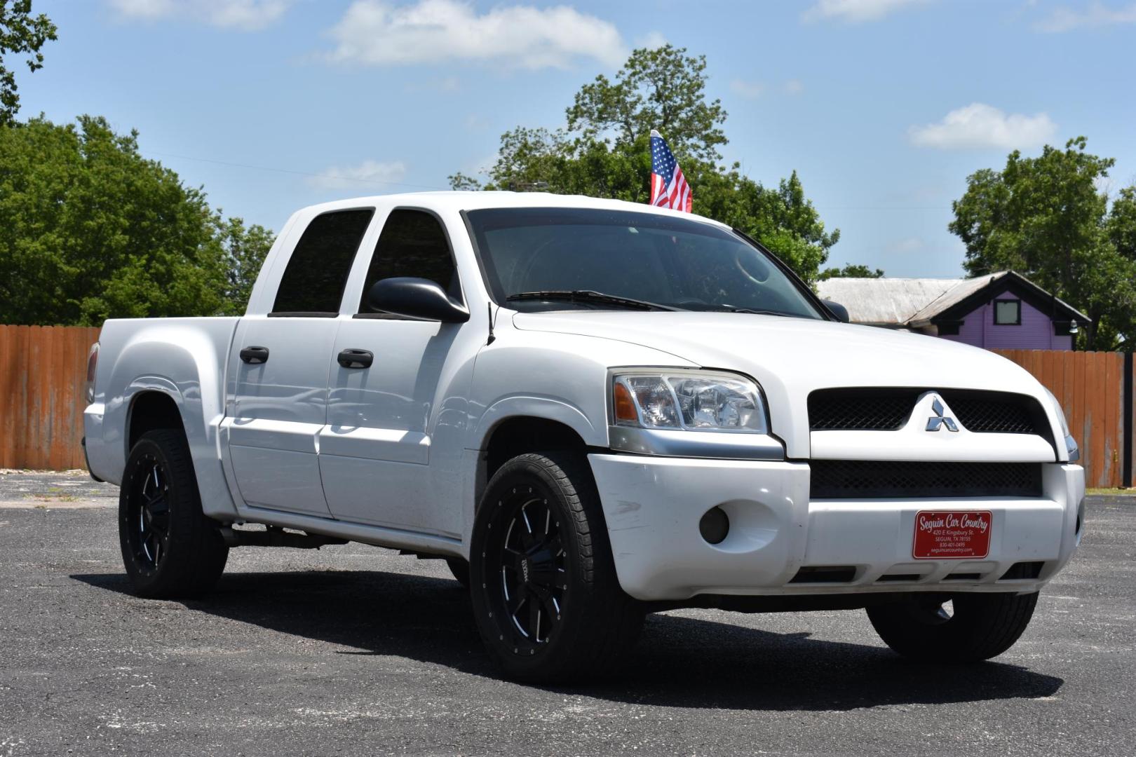 2008 WHITE Mitsubishi Raider LS Double Cab 2WD (1Z7HC28K78S) with an 3.7L V6 SOHC 12V engine, 4-Speed Automatic transmission, located at 420 E. Kingsbury St., Seguin, TX, 78155, (830) 401-0495, 29.581060, -97.961647 - Photo#1