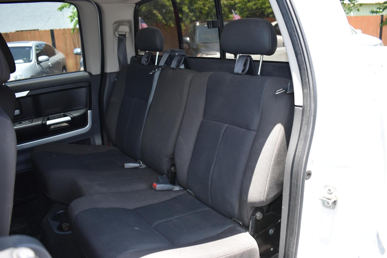 2008 WHITE Mitsubishi Raider LS Double Cab 2WD (1Z7HC28K78S) with an 3.7L V6 SOHC 12V engine, 4-Speed Automatic transmission, located at 420 E. Kingsbury St., Seguin, TX, 78155, (830) 401-0495, 29.581060, -97.961647 - Photo#5