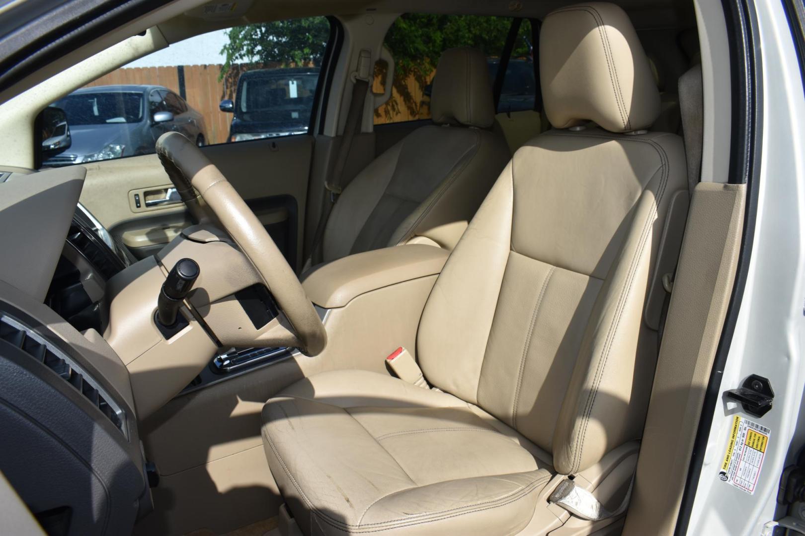 2007 SILVER Ford Edge SEL Plus FWD (2FMDK39C07B) with an 3.5L V6 DOHC 24V engine, 6-Speed Automatic Overdrive transmission, located at 420 E. Kingsbury St., Seguin, TX, 78155, (830) 401-0495, 29.581060, -97.961647 - Photo#3