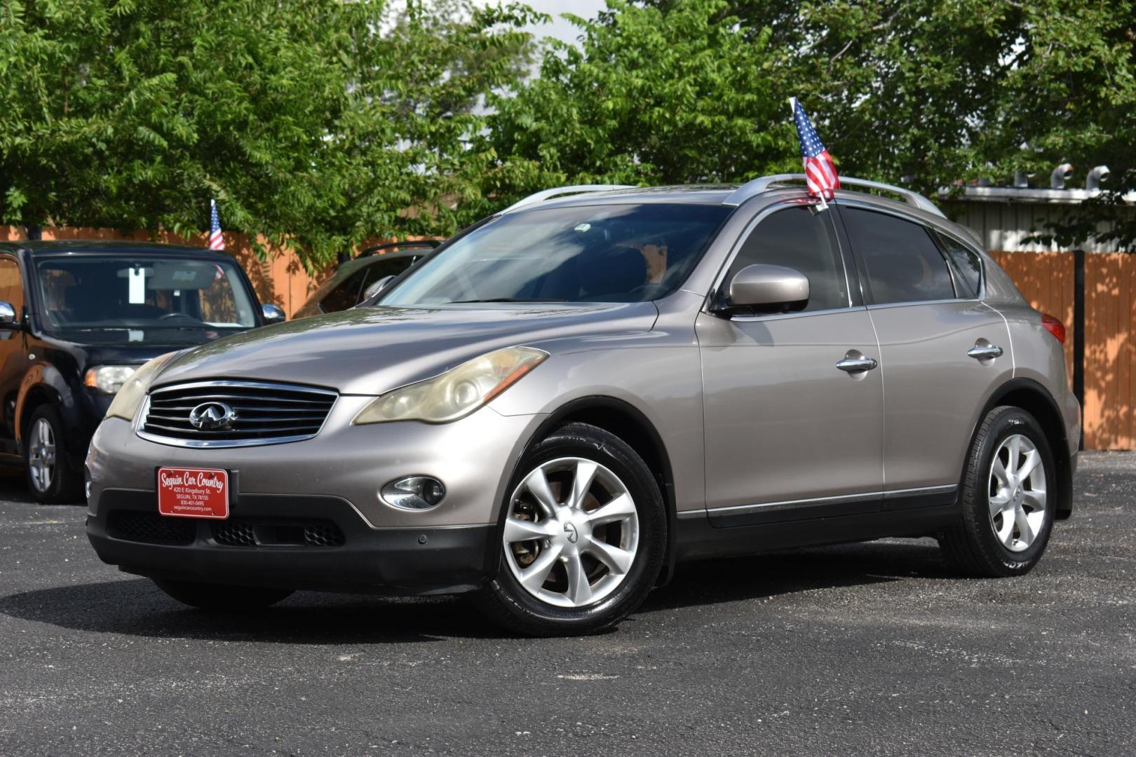 2010 GRAY Infiniti EX EX35 (JN1AJ0HP9AM) with an 3.5L V6 DOHC 24V engine, 5-Speed Automatic transmission, located at 420 E. Kingsbury St., Seguin, TX, 78155, (830) 401-0495, 29.581060, -97.961647 - Photo#2