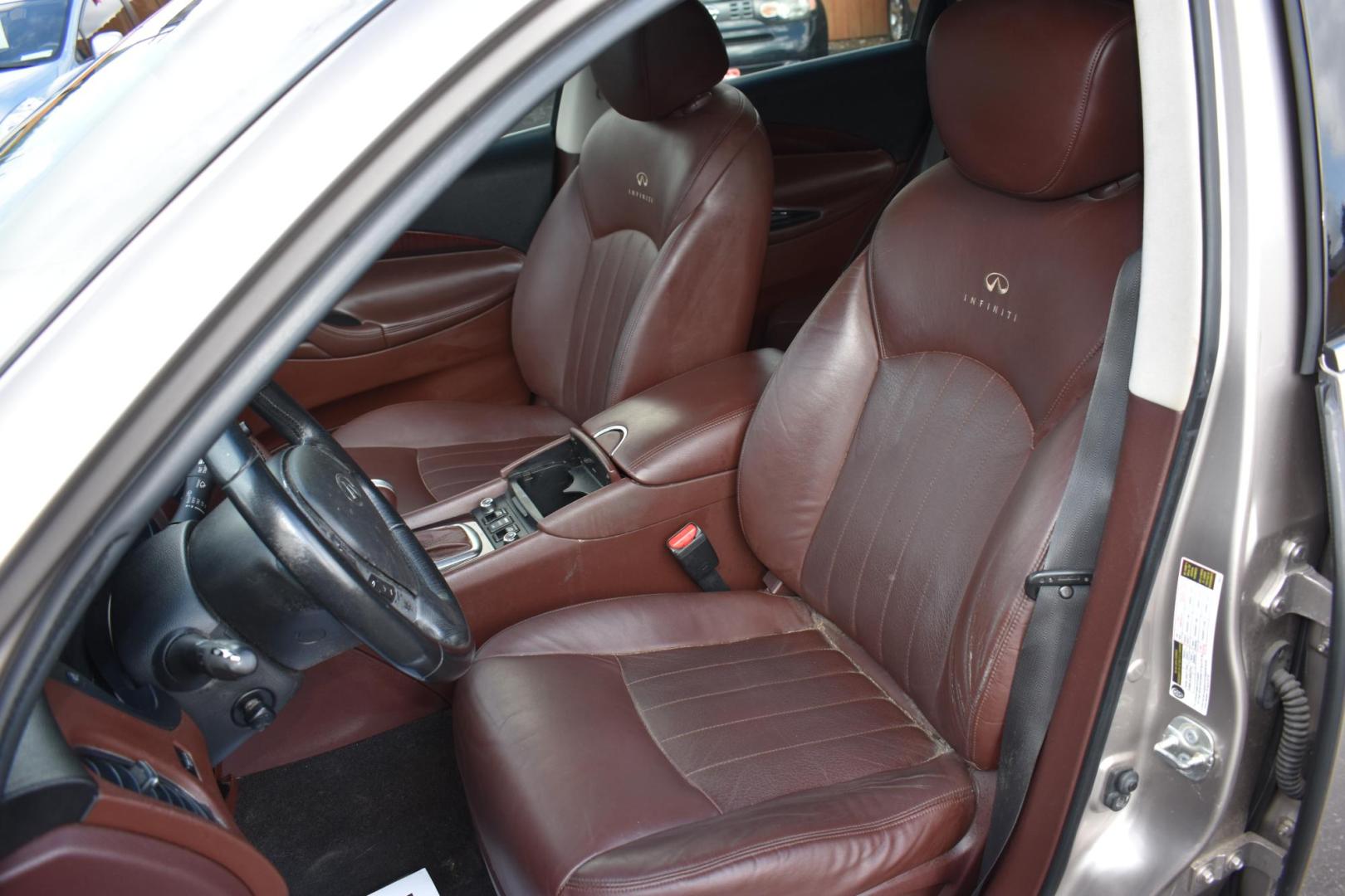 2010 GRAY Infiniti EX EX35 (JN1AJ0HP9AM) with an 3.5L V6 DOHC 24V engine, 5-Speed Automatic transmission, located at 420 E. Kingsbury St., Seguin, TX, 78155, (830) 401-0495, 29.581060, -97.961647 - Photo#4