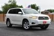 2009 WHITE Toyota Highlander Base 2WD (JTEDS41A392) with an 3.5L V6 DOHC 24V engine, 5-Speed Automatic Overdrive transmission, located at 420 E. Kingsbury St., Seguin, TX, 78155, (830) 401-0495, 29.581060, -97.961647 - Photo#1