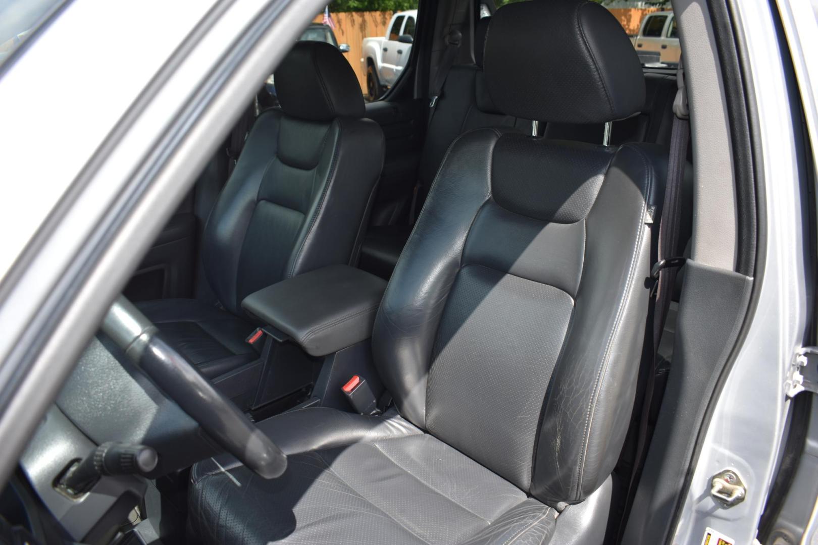 2013 SILVER Honda Ridgeline RTL w/ Leather and Navigation (5FPYK1F57DB) with an 3.5L V6 SOHC 24V engine, 5-Speed Automatic transmission, located at 420 E. Kingsbury St., Seguin, TX, 78155, (830) 401-0495, 29.581060, -97.961647 - Photo#4