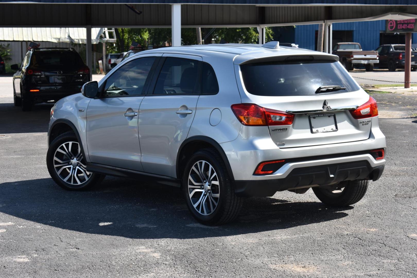 2018 SILVER Mitsubishi Outlander Sport 2.0 ES CVT (JA4AP3AU2JZ) with an 2.0L L4 DOHC 16V engine, CVT transmission, located at 420 E. Kingsbury St., Seguin, TX, 78155, (830) 401-0495, 29.581060, -97.961647 - Photo#2