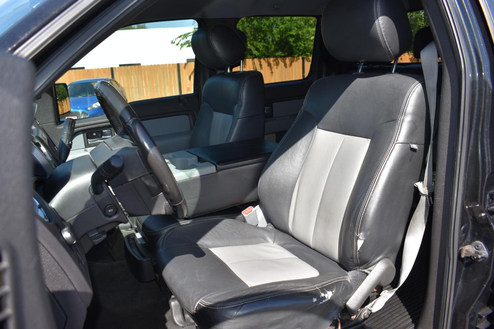 2012 BLACK Ford F-150 FX2 SuperCrew 5.5-ft. Bed 2WD (1FTFW1CF1CK) with an 5.0L V8 engine, 6-Speed Automatic transmission, located at 420 E. Kingsbury St., Seguin, TX, 78155, (830) 401-0495, 29.581060, -97.961647 - Photo#4