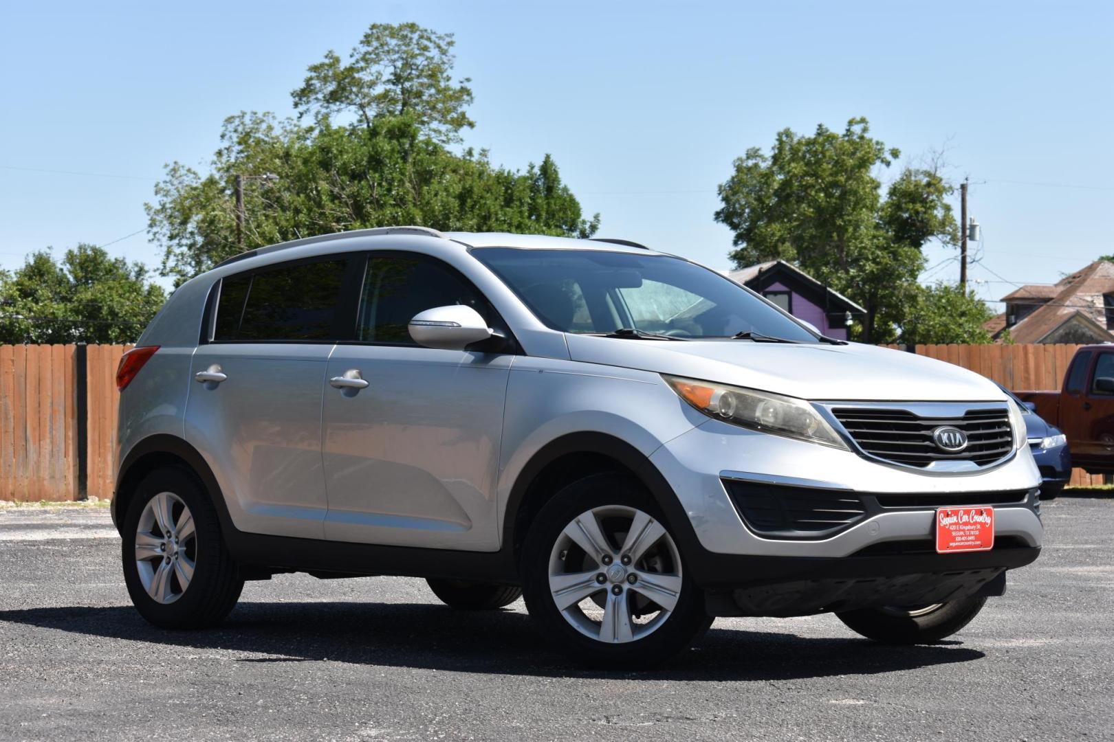 2011 SILVER Kia Sportage LX FWD (KNDPB3A22B7) with an 2.4L V6 DOHC 24V engine, located at 420 E. Kingsbury St., Seguin, TX, 78155, (830) 401-0495, 29.581060, -97.961647 - Photo#1