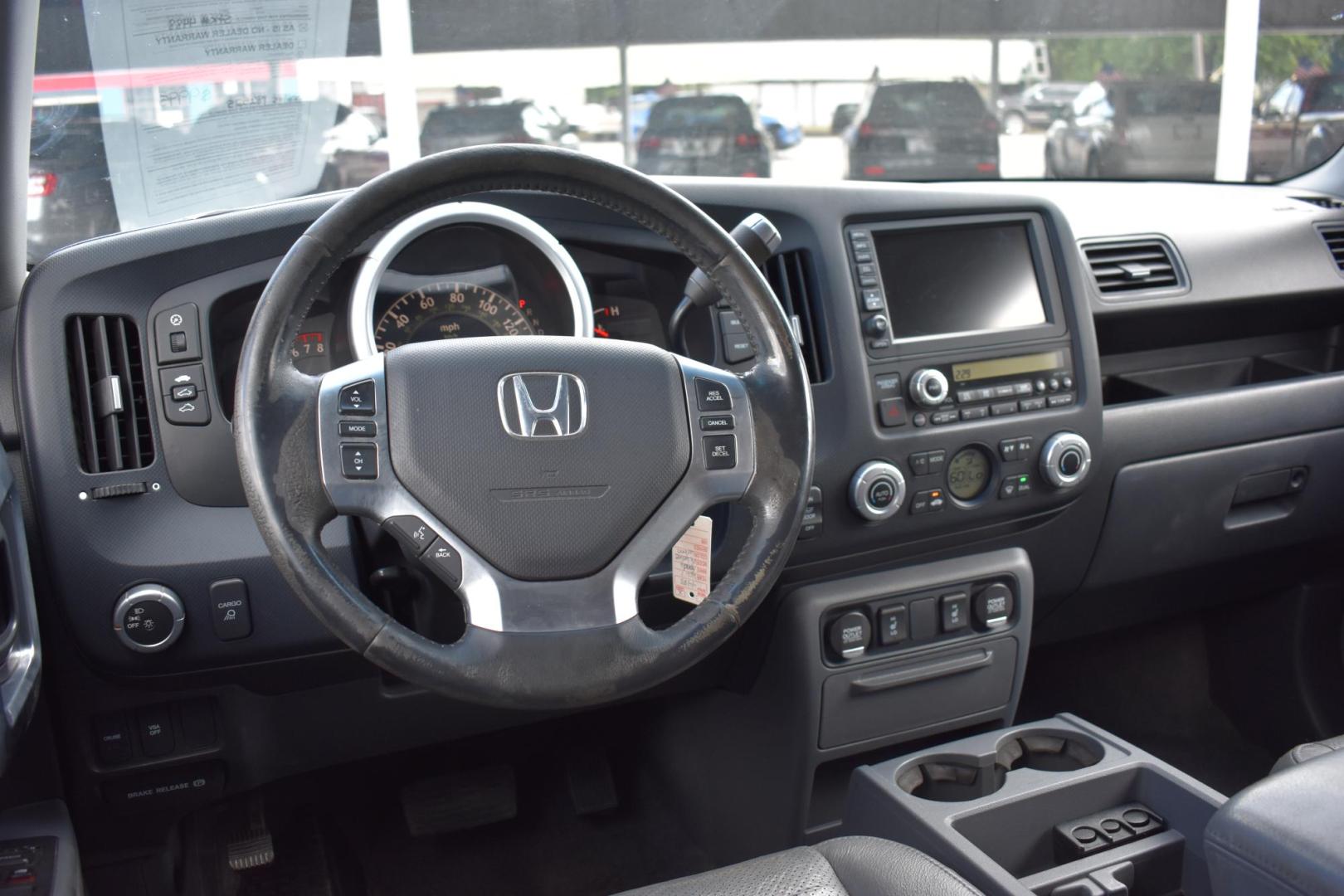 2007 GREEN Honda Ridgeline RTL (2HJYK16577H) with an 3.5L V6 SOHC 24V engine, 5-Speed Automatic Overdrive transmission, located at 420 E. Kingsbury St., Seguin, TX, 78155, (830) 401-0495, 29.581060, -97.961647 - Photo#5