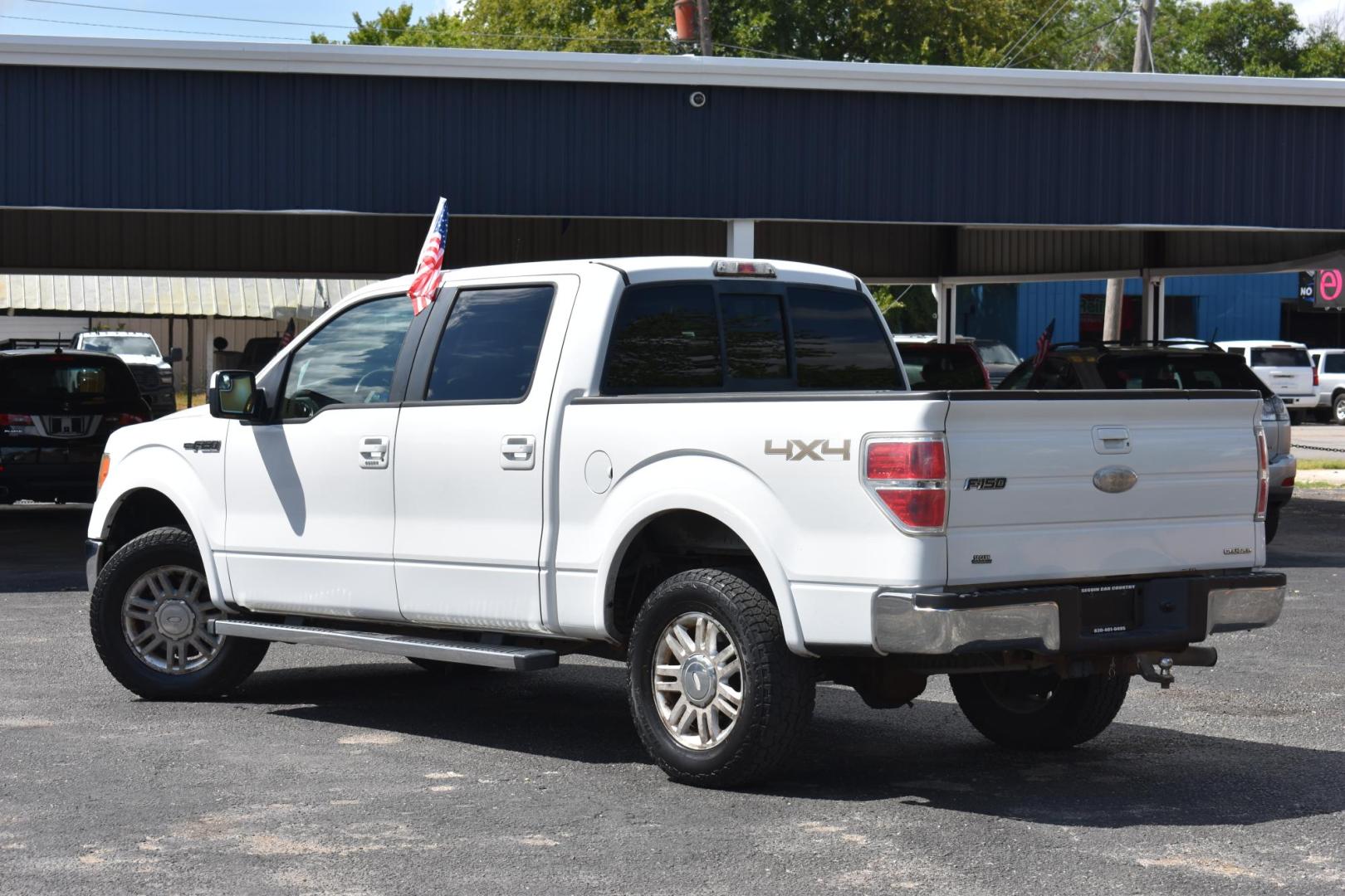 2012 WHITE Ford F-150 XL SuperCrew 5.5-ft. Bed 4WD (1FTFW1EF6CK) with an 5.0L V8 engine, 6-Speed Automatic transmission, located at 420 E. Kingsbury St., Seguin, TX, 78155, (830) 401-0495, 29.581060, -97.961647 - Photo#2