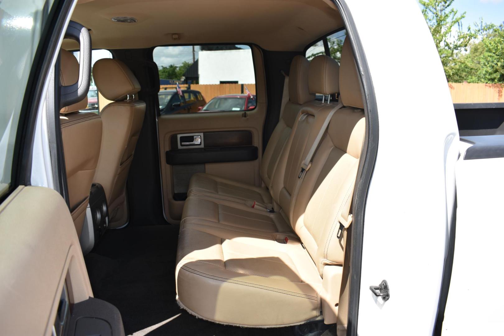 2012 WHITE Ford F-150 XL SuperCrew 5.5-ft. Bed 4WD (1FTFW1EF6CK) with an 5.0L V8 engine, 6-Speed Automatic transmission, located at 420 E. Kingsbury St., Seguin, TX, 78155, (830) 401-0495, 29.581060, -97.961647 - Photo#5