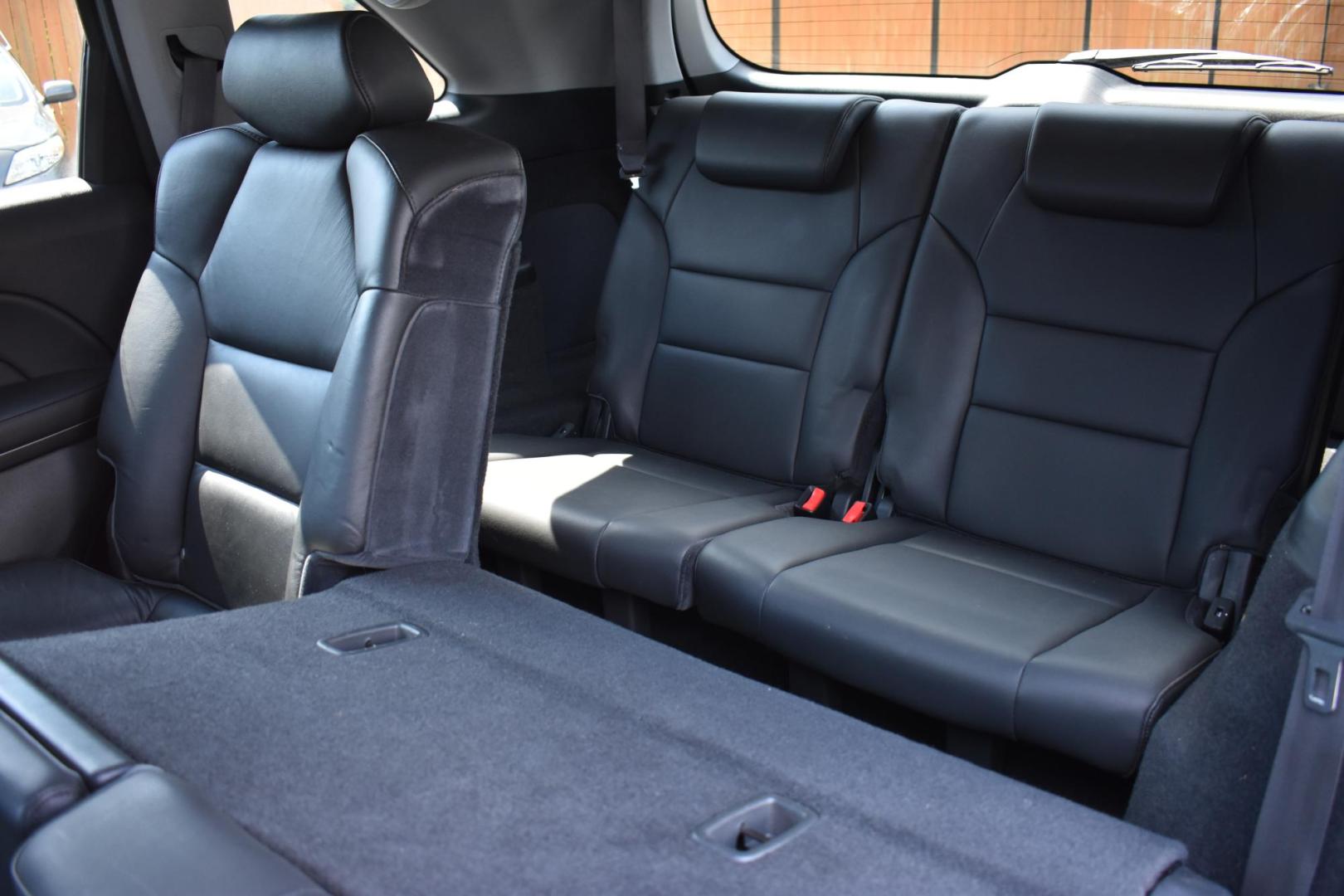 2008 GRAY Acura MDX Tech Package with Power Tailgate (2HNYD28608H) with an 3.5L V6 SOHC 24V engine, 5-Speed Automatic Overdrive transmission, located at 420 E. Kingsbury St., Seguin, TX, 78155, (830) 401-0495, 29.581060, -97.961647 - Photo#4