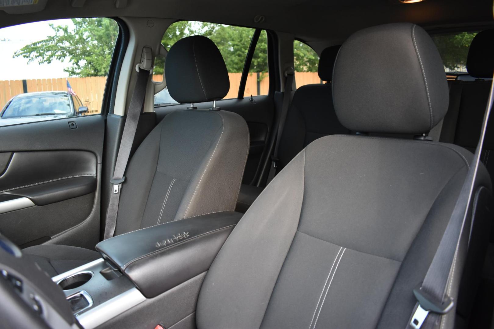 2014 Ford Edge SE FWD (2FMDK3GC8EB) with an 3.5L V6 DOHC 24V engine, 6-Speed Automatic transmission, located at 420 E. Kingsbury St., Seguin, TX, 78155, (830) 401-0495, 29.581060, -97.961647 - Photo#2