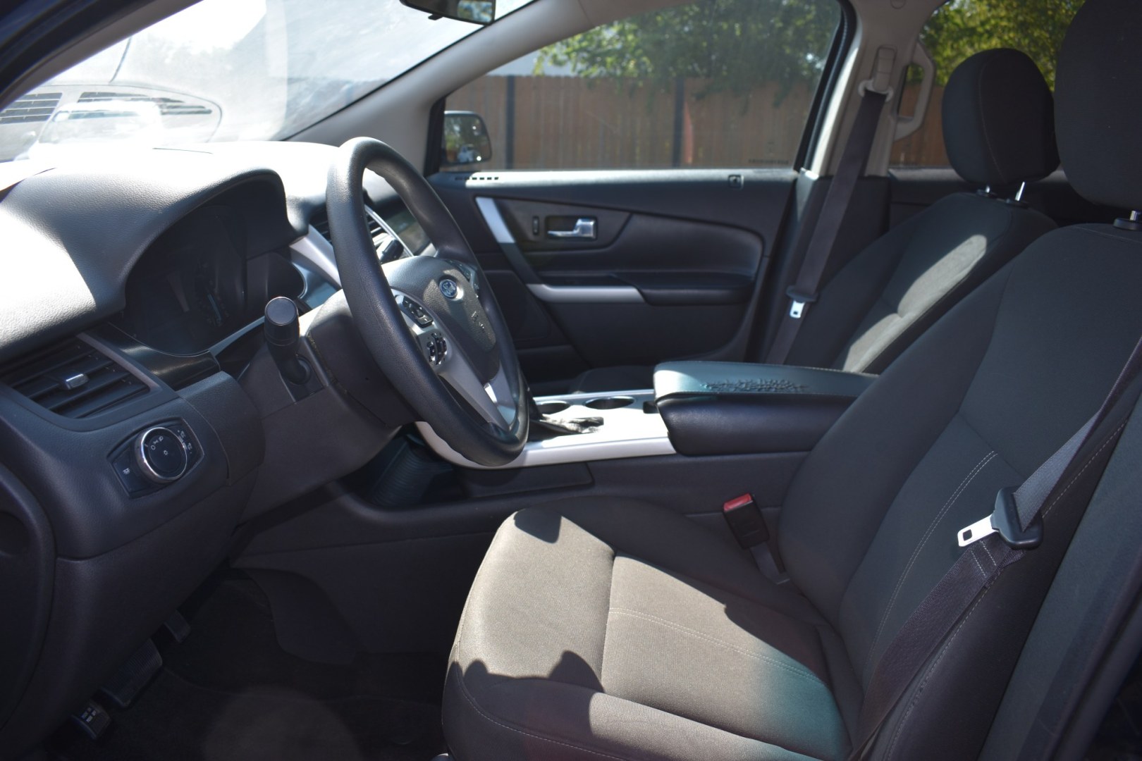 2014 GRAY Ford Edge SE FWD (2FMDK3GC8EB) with an 3.5L V6 DOHC 24V engine, 6-Speed Automatic transmission, located at 420 E. Kingsbury St., Seguin, TX, 78155, (830) 401-0495, 29.581060, -97.961647- Photo#5