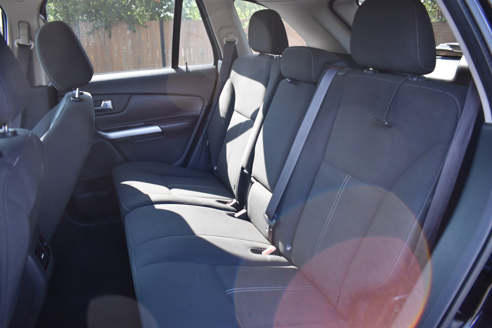 2014 GRAY Ford Edge SE FWD (2FMDK3GC8EB) with an 3.5L V6 DOHC 24V engine, 6-Speed Automatic transmission, located at 420 E. Kingsbury St., Seguin, TX, 78155, (830) 401-0495, 29.581060, -97.961647- Photo#4