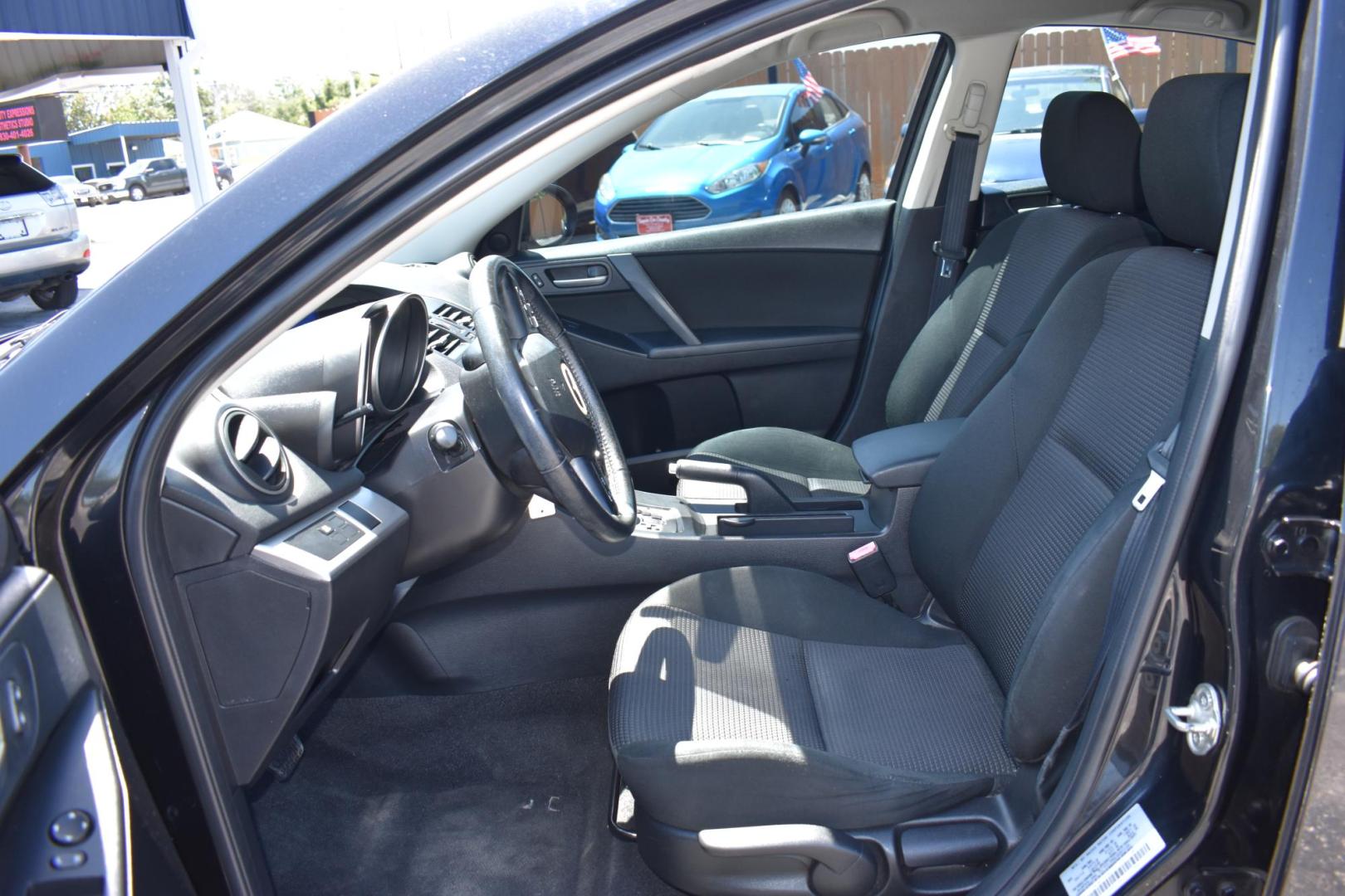 2012 BLACK Mazda MAZDA3 i Touring 4-Door (JM1BL1V78C1) with an 2.0L L4 DOHC 16V engine, located at 420 E. Kingsbury St., Seguin, TX, 78155, (830) 401-0495, 29.581060, -97.961647 - Photo#4