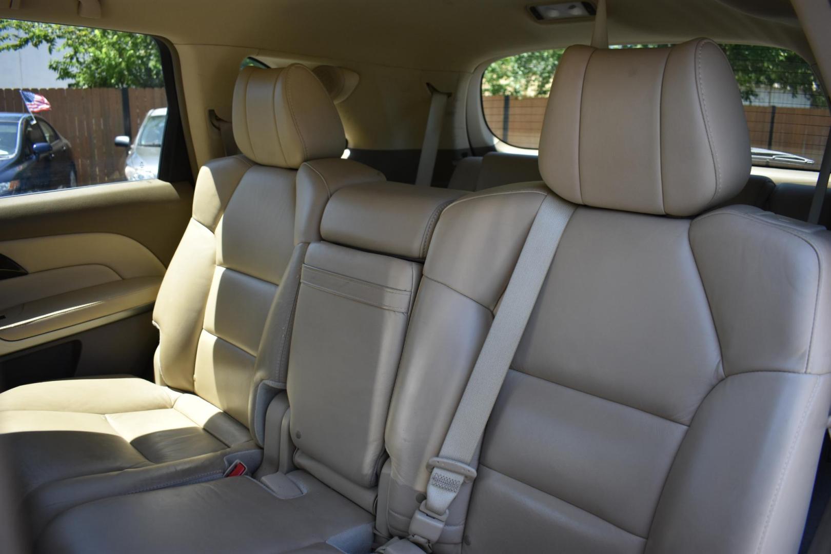 2012 WHITE Acura MDX 6-Spd AT w/Tech and Entertainment Package (2HNYD2H43CH) with an 3.5L V6 SOHC 24V engine, 6-Speed Automatic transmission, located at 420 E. Kingsbury St., Seguin, TX, 78155, (830) 401-0495, 29.581060, -97.961647 - Photo#5