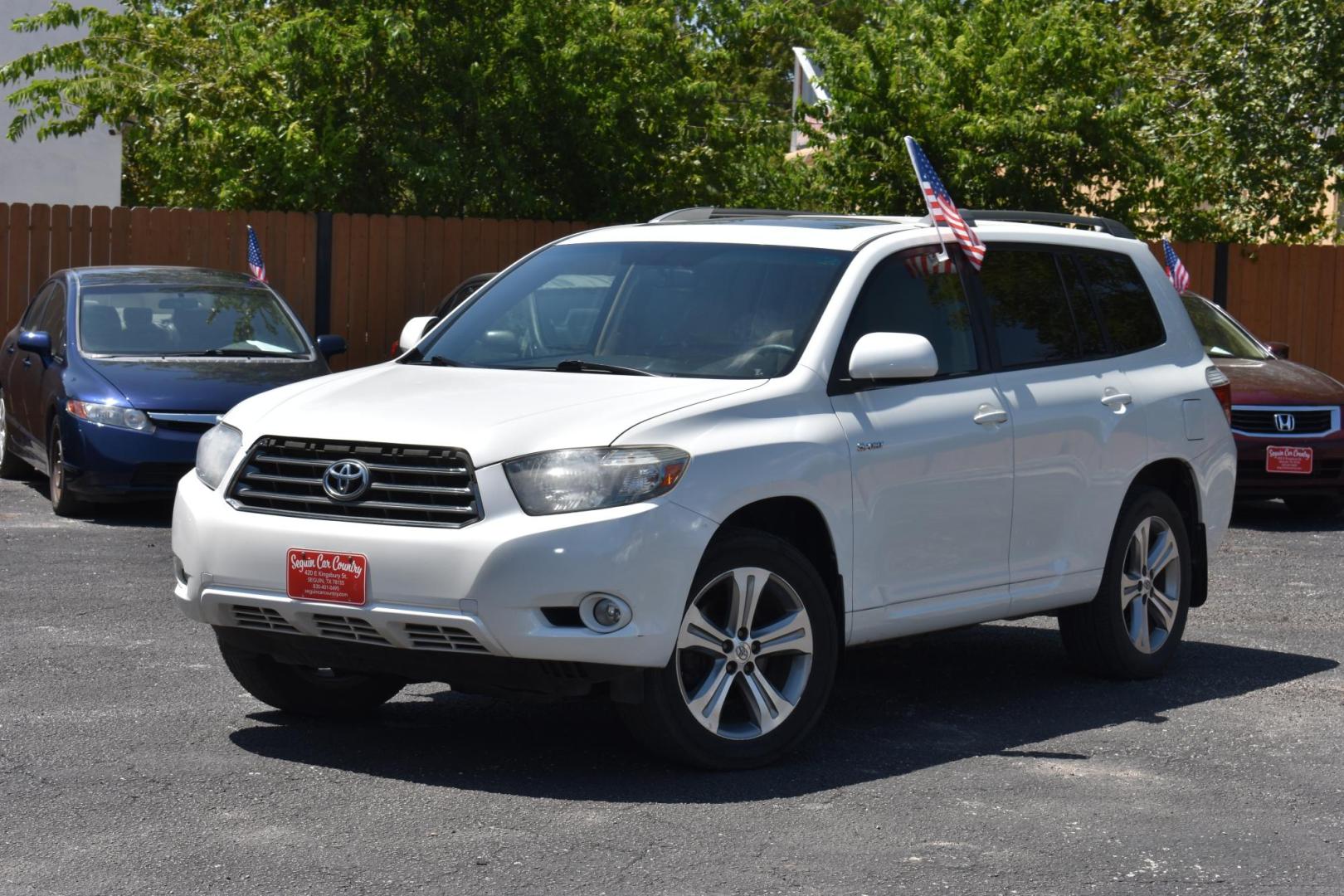 2008 WHITE Toyota Highlander Sport 4WD (JTEES43AX82) with an 3.5L V6 24V DOHC engine, 5-Speed Automatic Overdrive transmission, located at 420 E. Kingsbury St., Seguin, TX, 78155, (830) 401-0495, 29.581060, -97.961647 - Photo#3