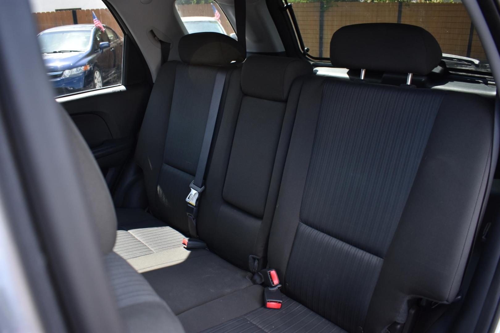 2009 GRAY Kia Sportage LX I4 2WD (KNDJF724197) with an 2.0L L4 DOHC 16V engine, located at 420 E. Kingsbury St., Seguin, TX, 78155, (830) 401-0495, 29.581060, -97.961647 - Photo#5