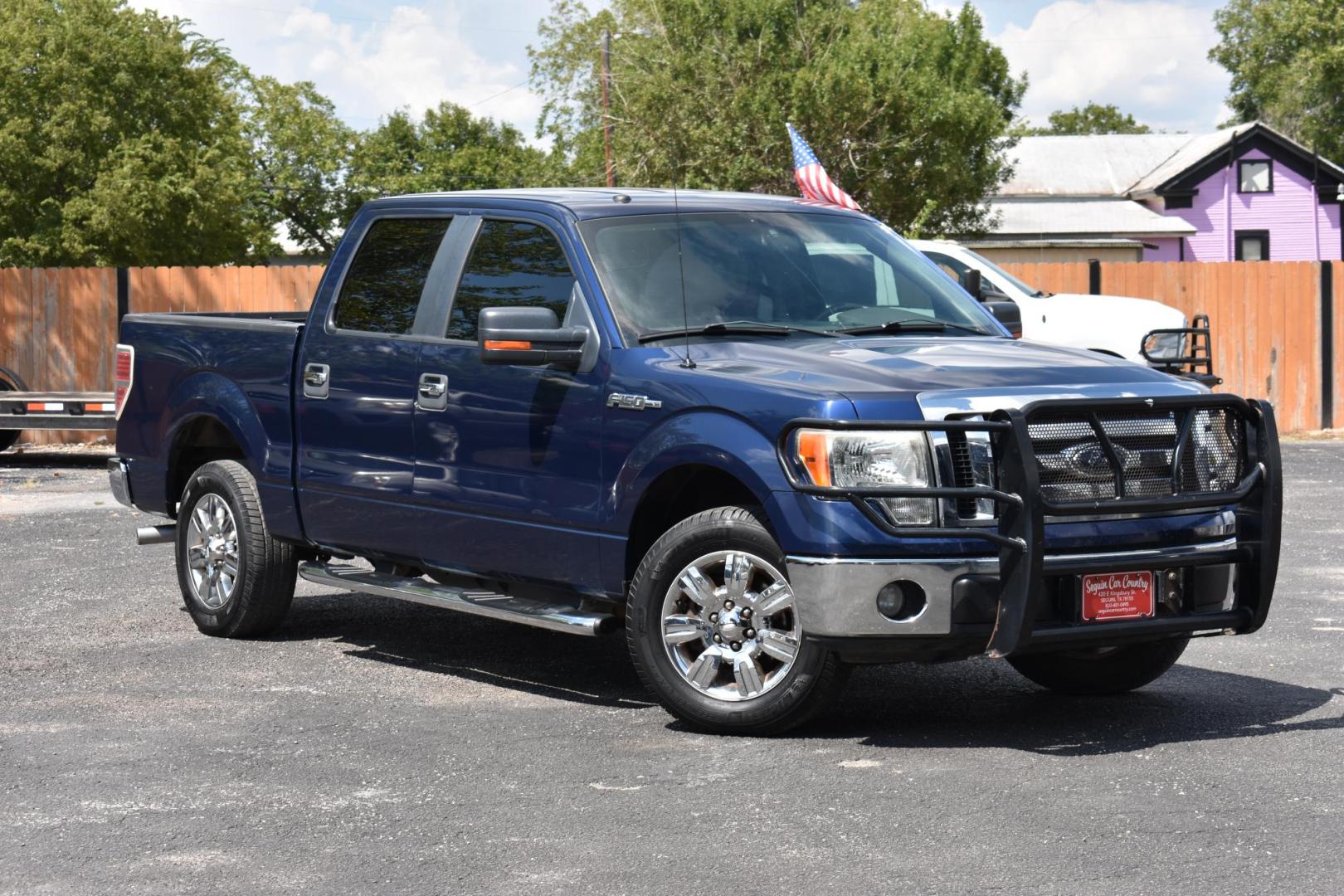 2009 BLUE Ford F-150 Lariat SuperCrew 5.5-ft. Bed 2WD (1FTRW12829F) , 4-Speed Automatic transmission, located at 420 E. Kingsbury St., Seguin, TX, 78155, (830) 401-0495, 29.581060, -97.961647 - Photo#1