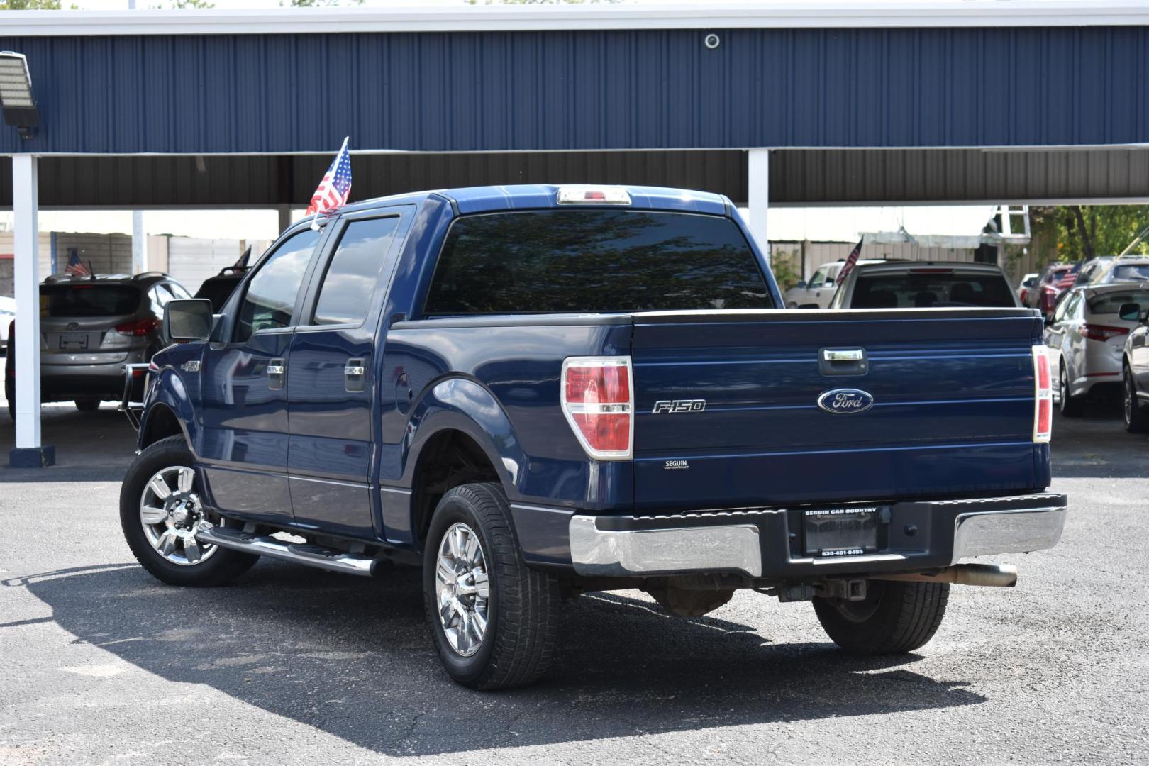 2009 BLUE Ford F-150 Lariat SuperCrew 5.5-ft. Bed 2WD (1FTRW12829F) , 4-Speed Automatic transmission, located at 420 E. Kingsbury St., Seguin, TX, 78155, (830) 401-0495, 29.581060, -97.961647 - Photo#2