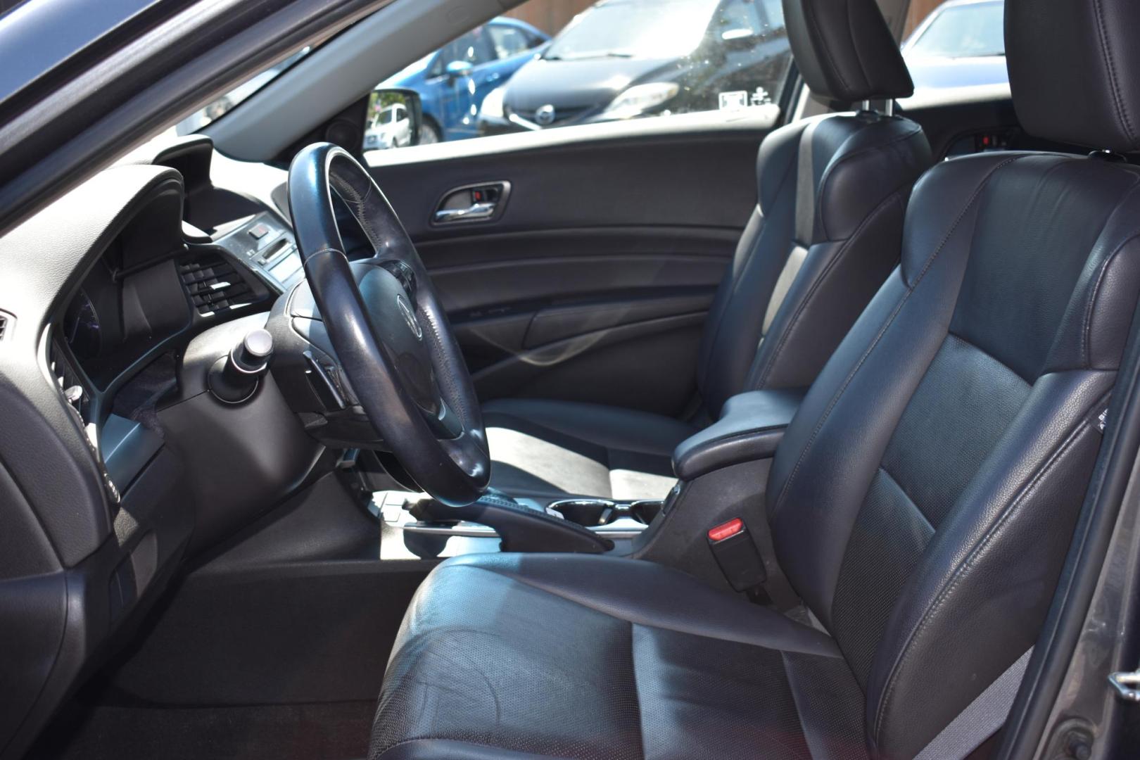 2013 GRAY Acura ILX 5-Spd AT w/ Technology Package (19VDE1F77DE) with an 2.0L L4 16V DOHC engine, 5-Speed Automatic transmission, located at 420 E. Kingsbury St., Seguin, TX, 78155, (830) 401-0495, 29.581060, -97.961647 - Photo#4