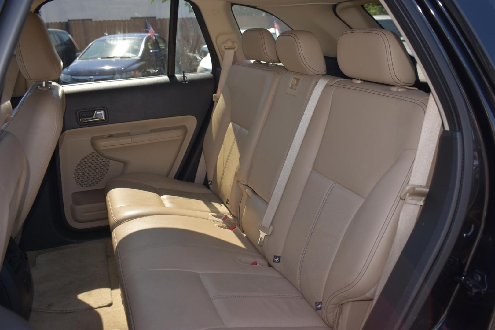2010 BLACK Ford Edge Limited FWD (2FMDK3KC0AB) with an 3.5L V6 DOHC 24V engine, 6-Speed Automatic transmission, located at 420 E. Kingsbury St., Seguin, TX, 78155, (830) 401-0495, 29.581060, -97.961647 - Photo#5