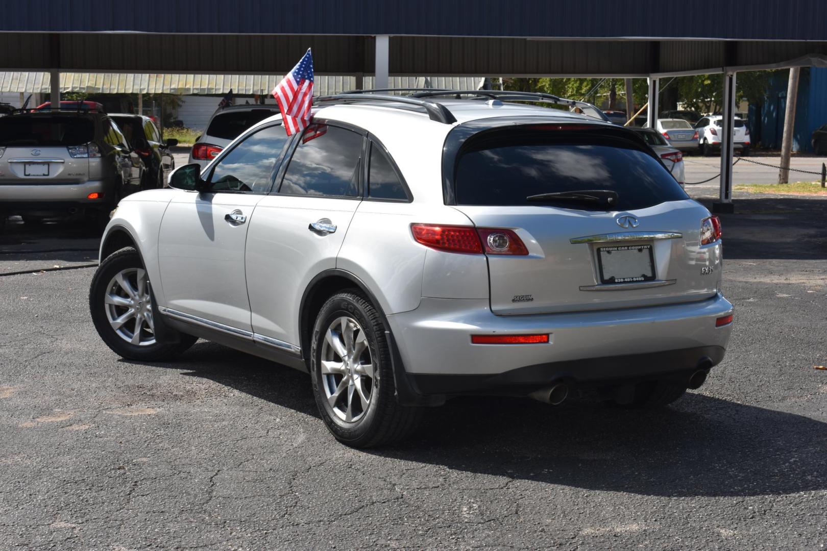 2008 SILVER Infiniti FX FX35 2WD (JNRAS08UX8X) with an 3.5L V6 DOHC 24V engine, 5-Speed Automatic Overdrive transmission, located at 420 E. Kingsbury St., Seguin, TX, 78155, (830) 401-0495, 29.581060, -97.961647 - Photo#2