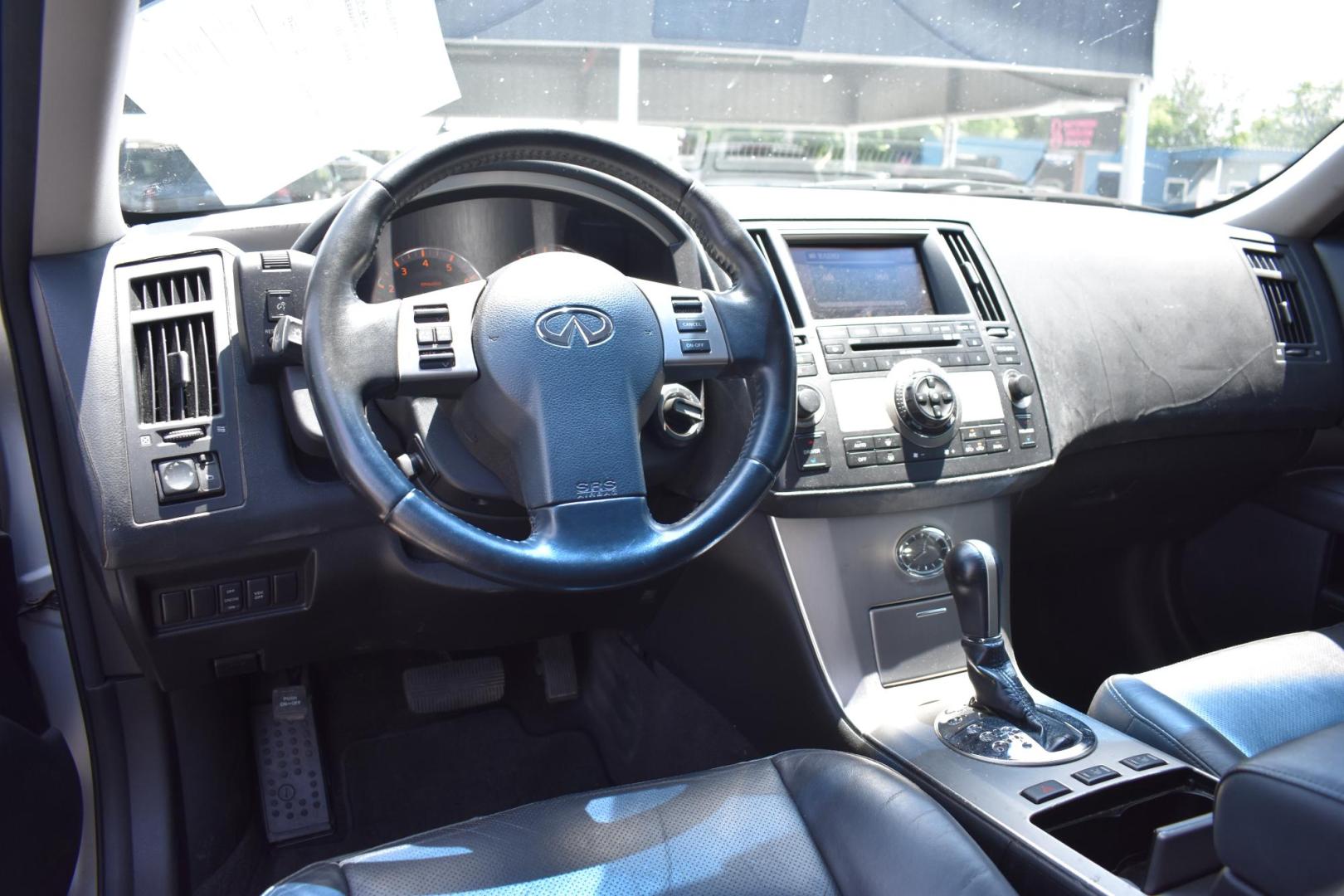 2008 SILVER Infiniti FX FX35 2WD (JNRAS08UX8X) with an 3.5L V6 DOHC 24V engine, 5-Speed Automatic Overdrive transmission, located at 420 E. Kingsbury St., Seguin, TX, 78155, (830) 401-0495, 29.581060, -97.961647 - Photo#4