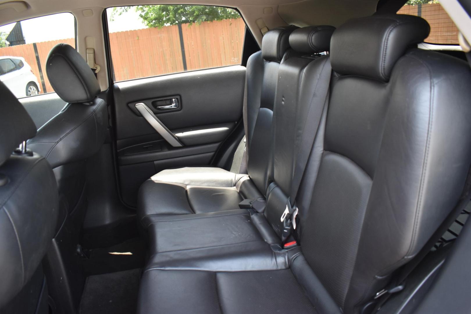 2008 SILVER Infiniti FX FX35 2WD (JNRAS08UX8X) with an 3.5L V6 DOHC 24V engine, 5-Speed Automatic Overdrive transmission, located at 420 E. Kingsbury St., Seguin, TX, 78155, (830) 401-0495, 29.581060, -97.961647 - Photo#5