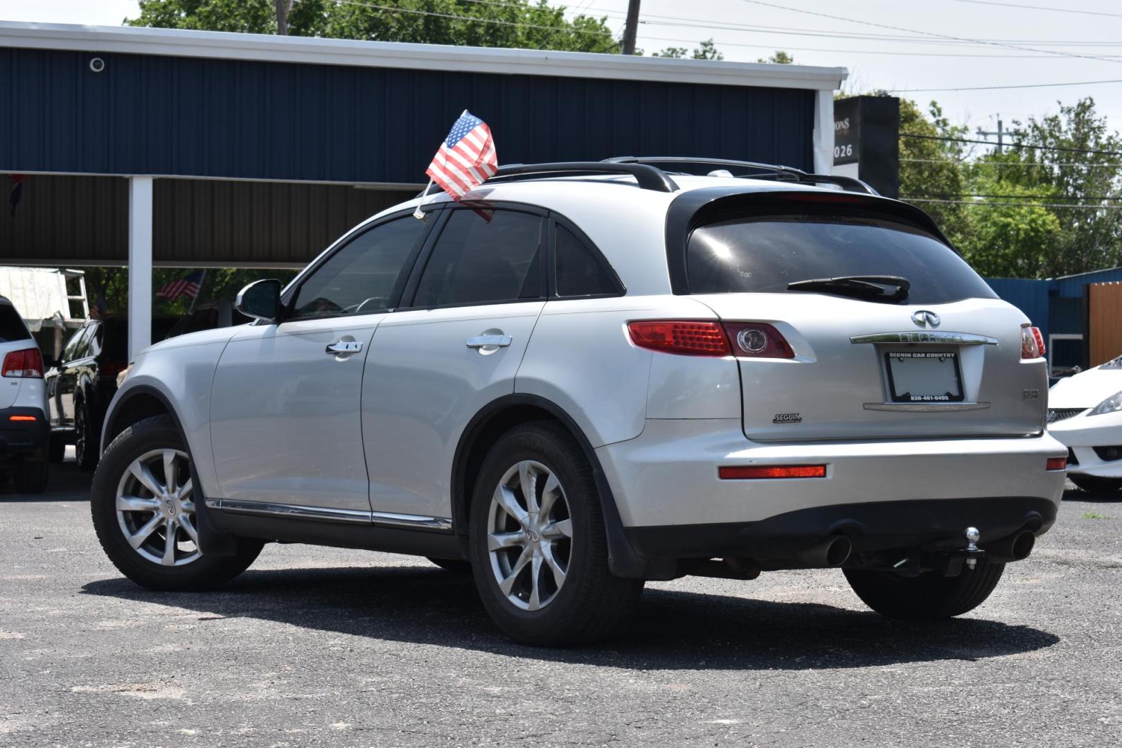 2008 SILVER Infiniti FX FX35 2WD (JNRAS08UX8X) with an 3.5L V6 DOHC 24V engine, 5-Speed Automatic Overdrive transmission, located at 420 E. Kingsbury St., Seguin, TX, 78155, (830) 401-0495, 29.581060, -97.961647 - Photo#3
