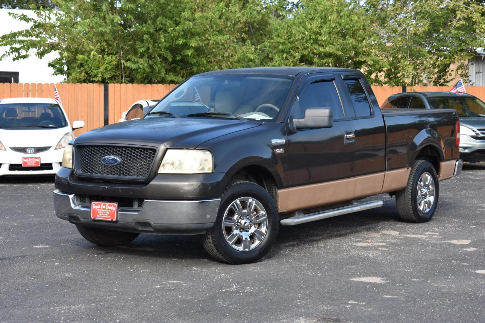2005 BROWN Ford F-150 Lariat SuperCab 2WD (1FTRX12W95N) with an 4.6L V8 SOHC 16V engine, 4-Speed Automatic Overdrive transmission, located at 420 E. Kingsbury St., Seguin, TX, 78155, (830) 401-0495, 29.581060, -97.961647 - Photo#3