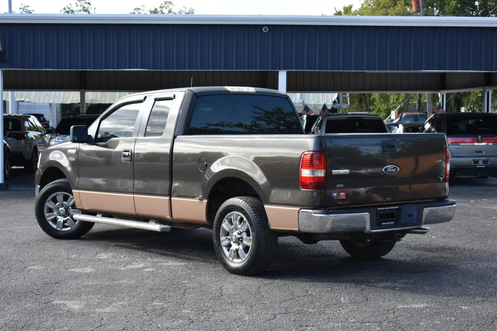 2005 BROWN Ford F-150 Lariat SuperCab 2WD (1FTRX12W95N) with an 4.6L V8 SOHC 16V engine, 4-Speed Automatic Overdrive transmission, located at 420 E. Kingsbury St., Seguin, TX, 78155, (830) 401-0495, 29.581060, -97.961647 - Photo#2