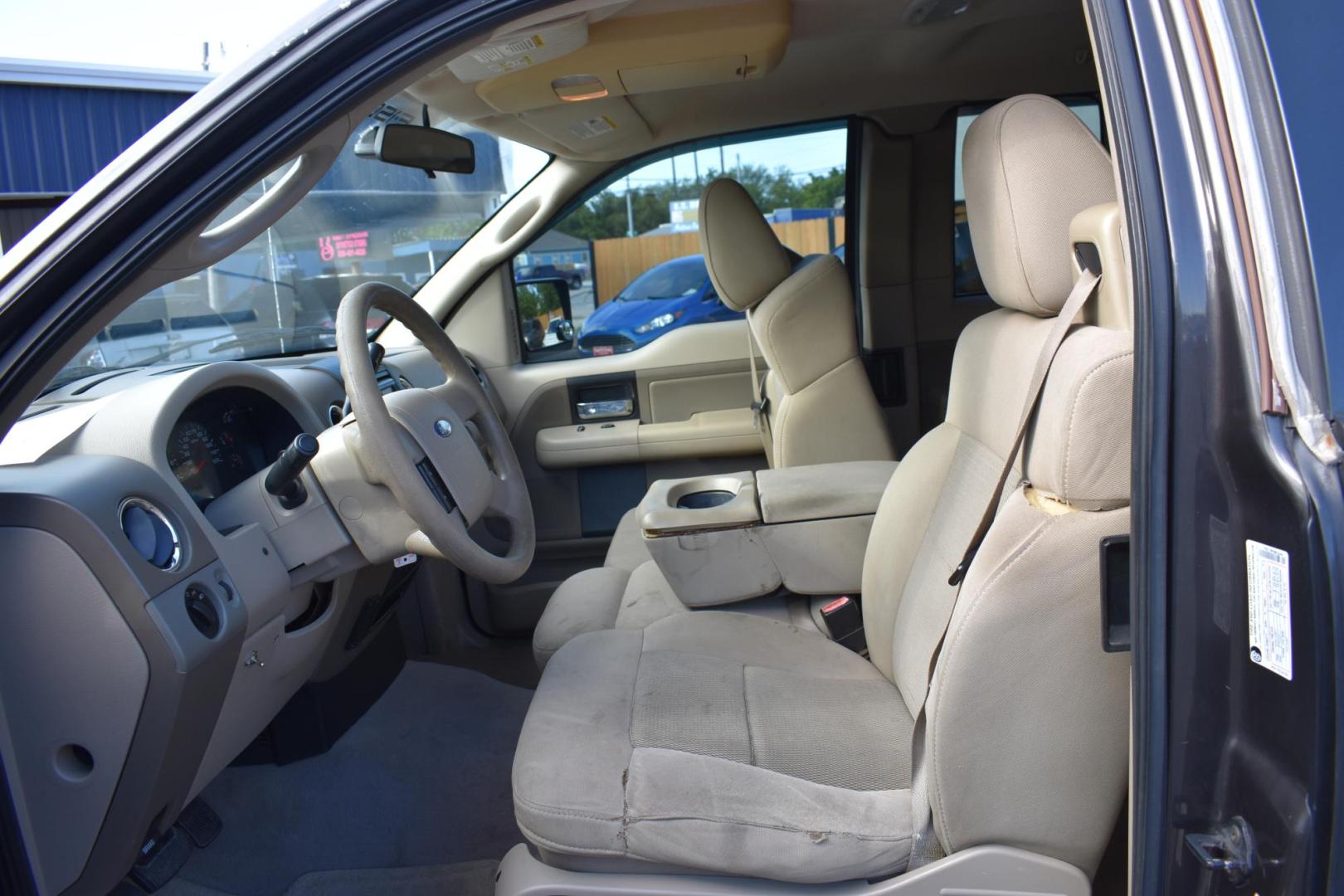 2005 BROWN Ford F-150 Lariat SuperCab 2WD (1FTRX12W95N) with an 4.6L V8 SOHC 16V engine, 4-Speed Automatic Overdrive transmission, located at 420 E. Kingsbury St., Seguin, TX, 78155, (830) 401-0495, 29.581060, -97.961647 - Photo#4
