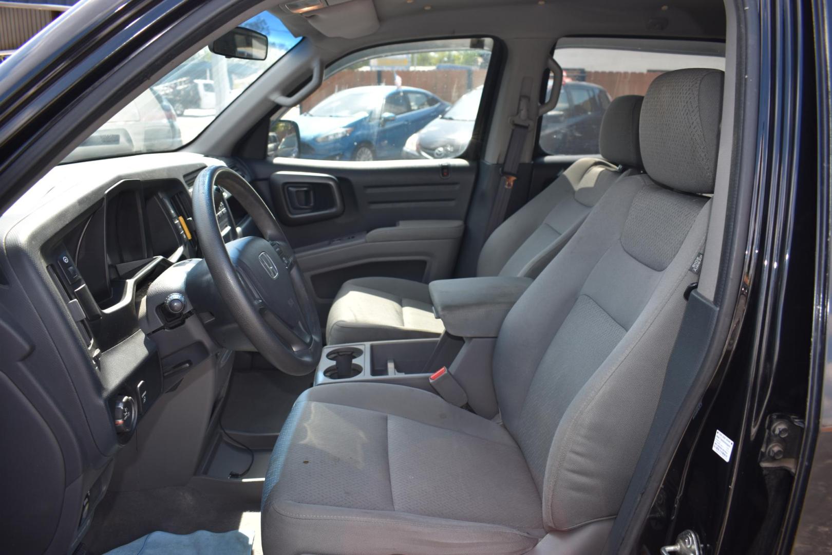 2011 BLACK Honda Ridgeline RTS (5FPYK1F4XBB) with an 3.5L V6 SOHC 24V engine, 5-Speed Automatic transmission, located at 420 E. Kingsbury St., Seguin, TX, 78155, (830) 401-0495, 29.581060, -97.961647 - Photo#4