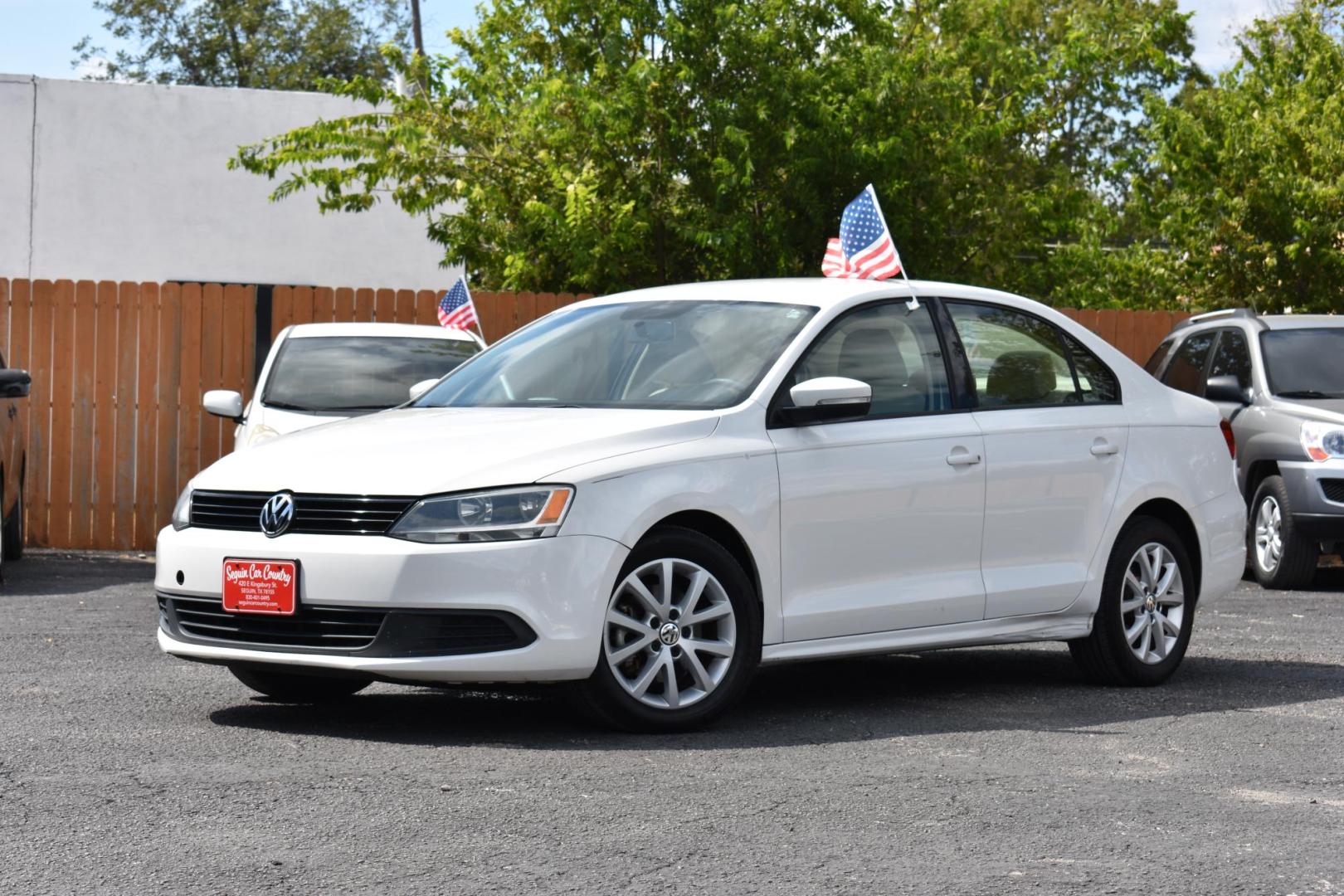 2012 WHITE Volkswagen Jetta SE (3VWDX7AJ2CM) with an 2.5L L5 DOHC 20V engine, located at 420 E. Kingsbury St., Seguin, TX, 78155, (830) 401-0495, 29.581060, -97.961647 - Photo#3