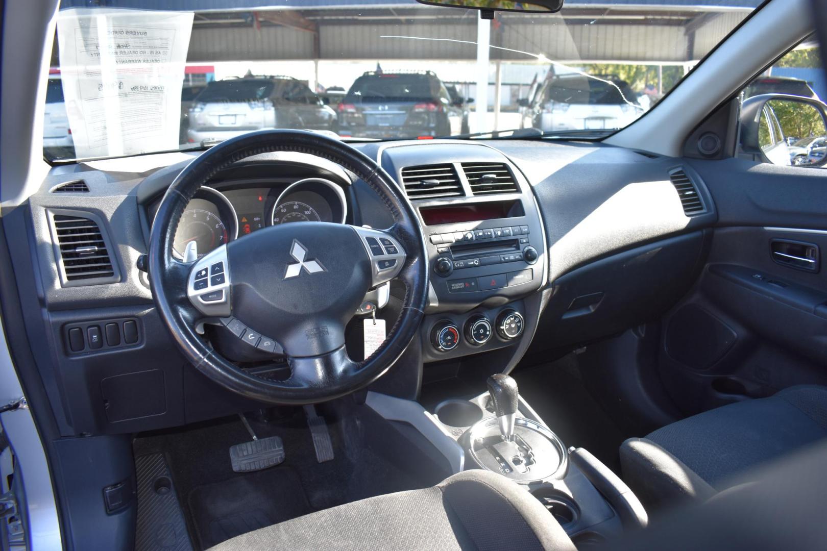 2011 SILVER Mitsubishi Outlander Sport ES 2WD (JA4AP3AU8BZ) with an 2.0L L4 DOHC 16V engine, located at 420 E. Kingsbury St., Seguin, TX, 78155, (830) 401-0495, 29.581060, -97.961647 - Photo#6