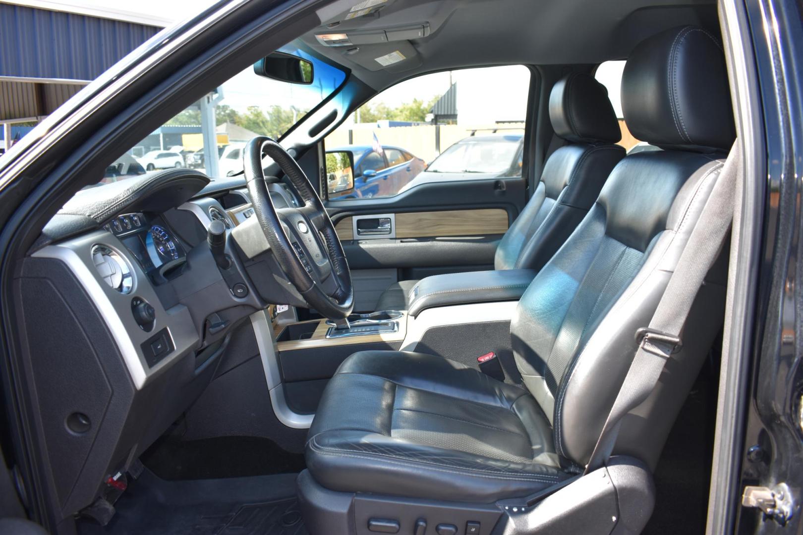 2011 BLACK Ford F-150 FX2 SuperCrew 5.5-ft. Bed 2WD (1FTFW1CF0BK) with an 5.0L V8 engine, 4-Speed Automatic transmission, located at 420 E. Kingsbury St., Seguin, TX, 78155, (830) 401-0495, 29.581060, -97.961647 - Photo#3