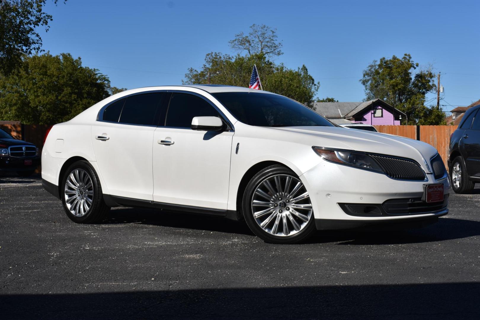 2013 WHITE Lincoln MKS FWD (1LNHL9DK6DG) with an 3.5L V6 DOHC 24V engine, 6-Speed Automatic transmission, located at 420 E. Kingsbury St., Seguin, TX, 78155, (830) 401-0495, 29.581060, -97.961647 - Photo#0