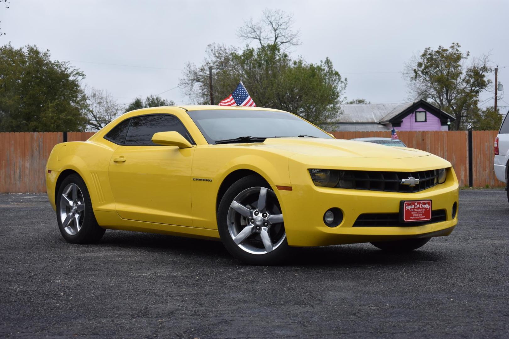 2011 YELLOW Chevrolet Camaro LT1 Coupe (2G1FB1ED6B9) with an 3.6L V6 DOHC 24V engine, 6-Speed Automatic transmission, located at 420 E. Kingsbury St., Seguin, TX, 78155, (830) 401-0495, 29.581060, -97.961647 - Photo#1