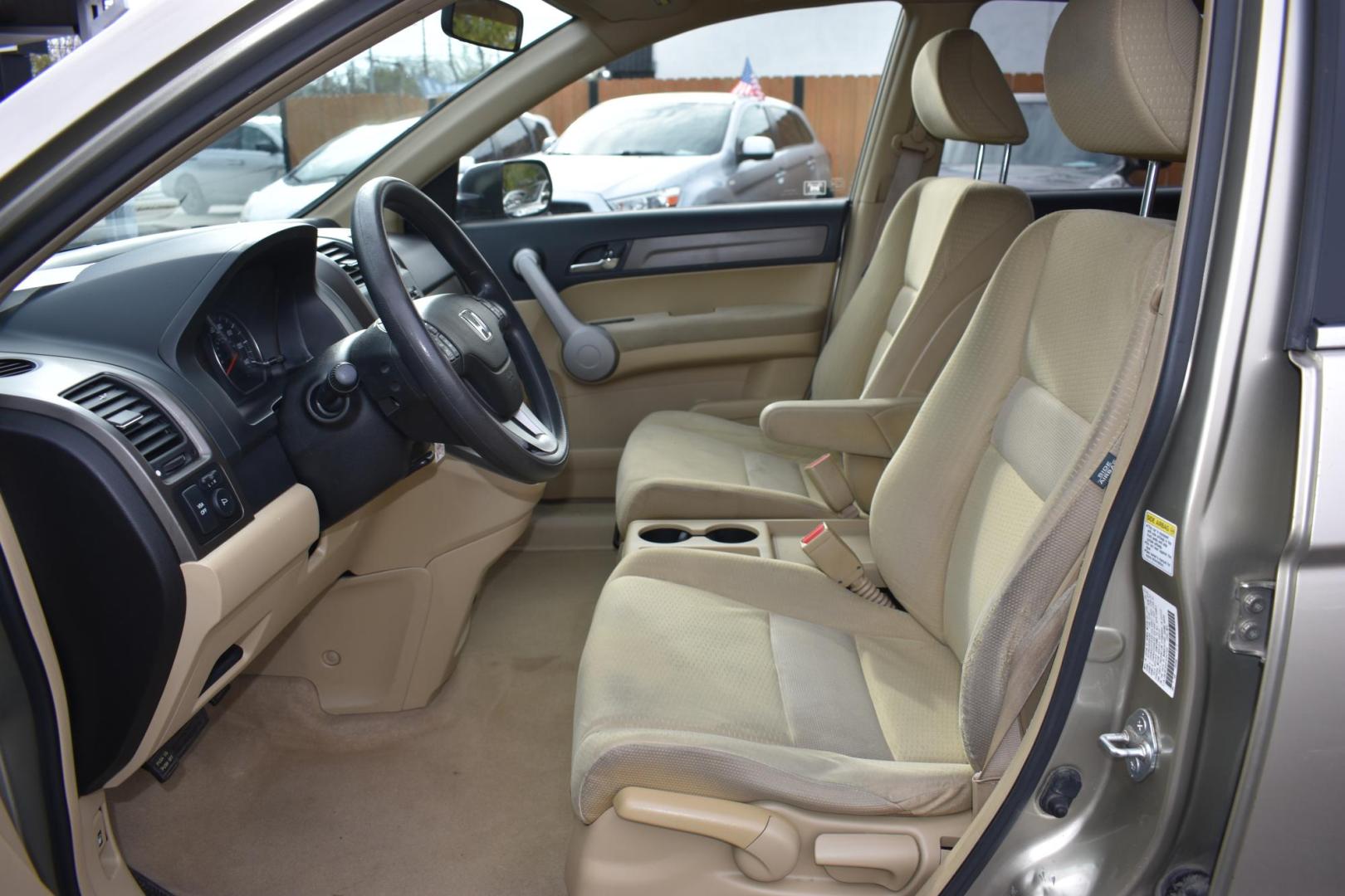 2007 TAN Honda CR-V EX 2WD AT (JHLRE385X7C) with an 2.4L L4 DOHC 16V engine, 5-Speed Automatic Overdrive transmission, located at 420 E. Kingsbury St., Seguin, TX, 78155, (830) 401-0495, 29.581060, -97.961647 - Photo#4