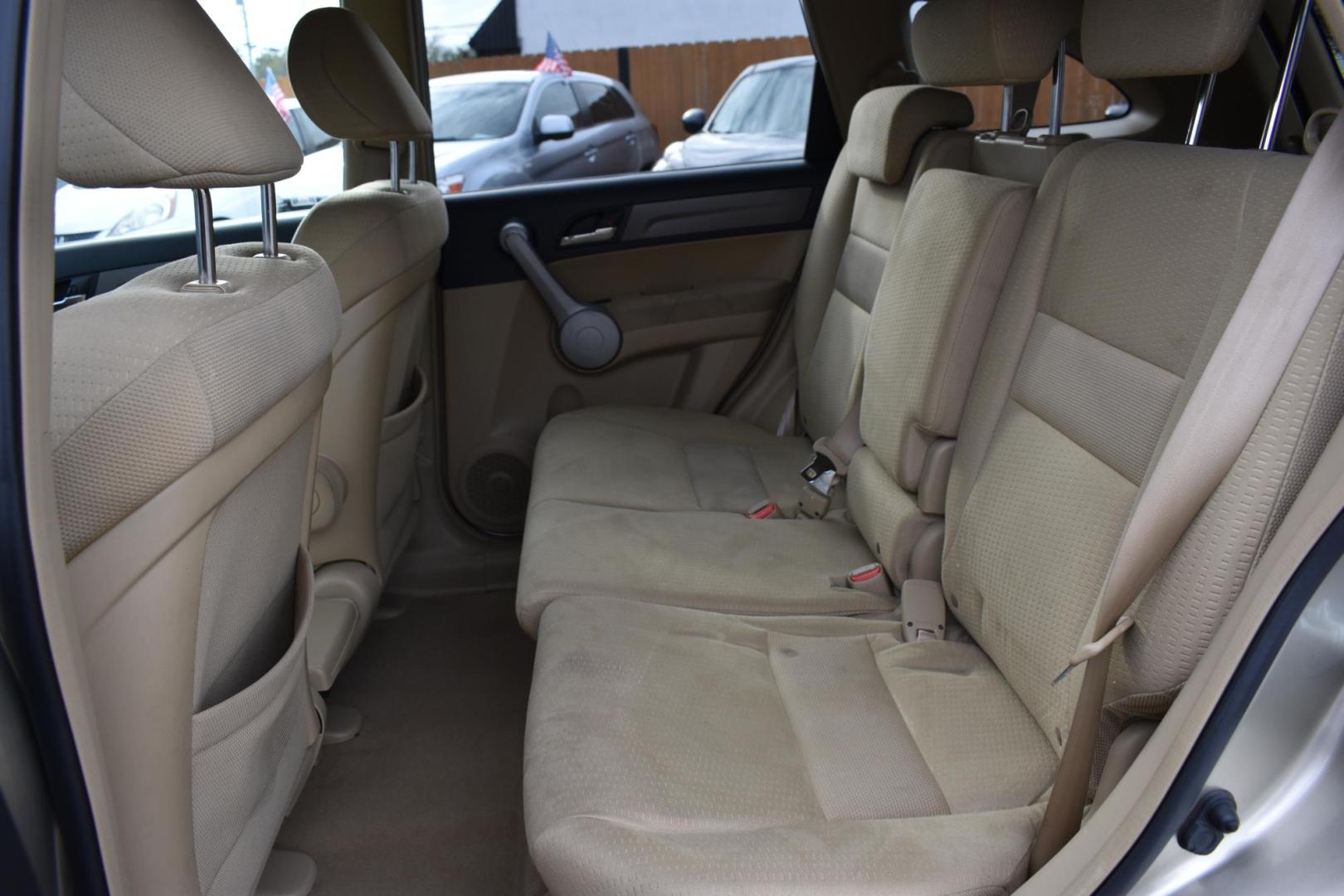 2007 TAN Honda CR-V EX 2WD AT (JHLRE385X7C) with an 2.4L L4 DOHC 16V engine, 5-Speed Automatic Overdrive transmission, located at 420 E. Kingsbury St., Seguin, TX, 78155, (830) 401-0495, 29.581060, -97.961647 - Photo#5