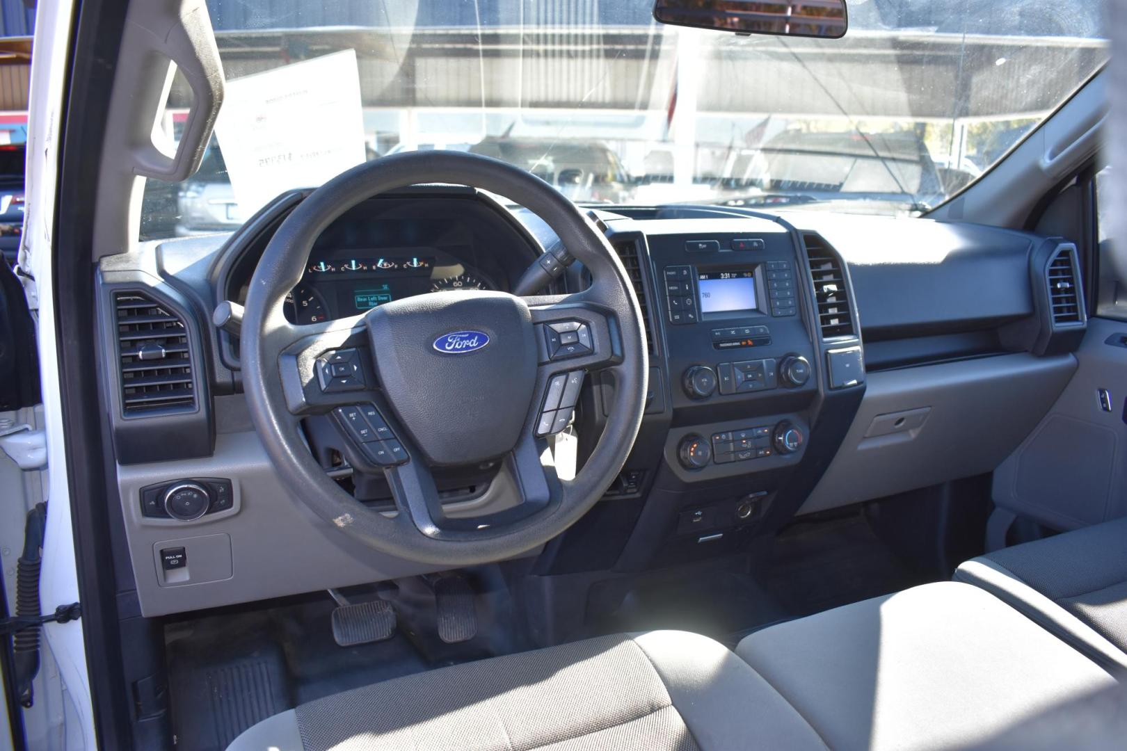 2018 WHITE Ford F-150 XL SuperCab 6.5-ft. Bed 2WD (1FTEX1C51JK) with an 5.0L V8 OHV 16V engine, 6A transmission, located at 420 E. Kingsbury St., Seguin, TX, 78155, (830) 401-0495, 29.581060, -97.961647 - Photo#6