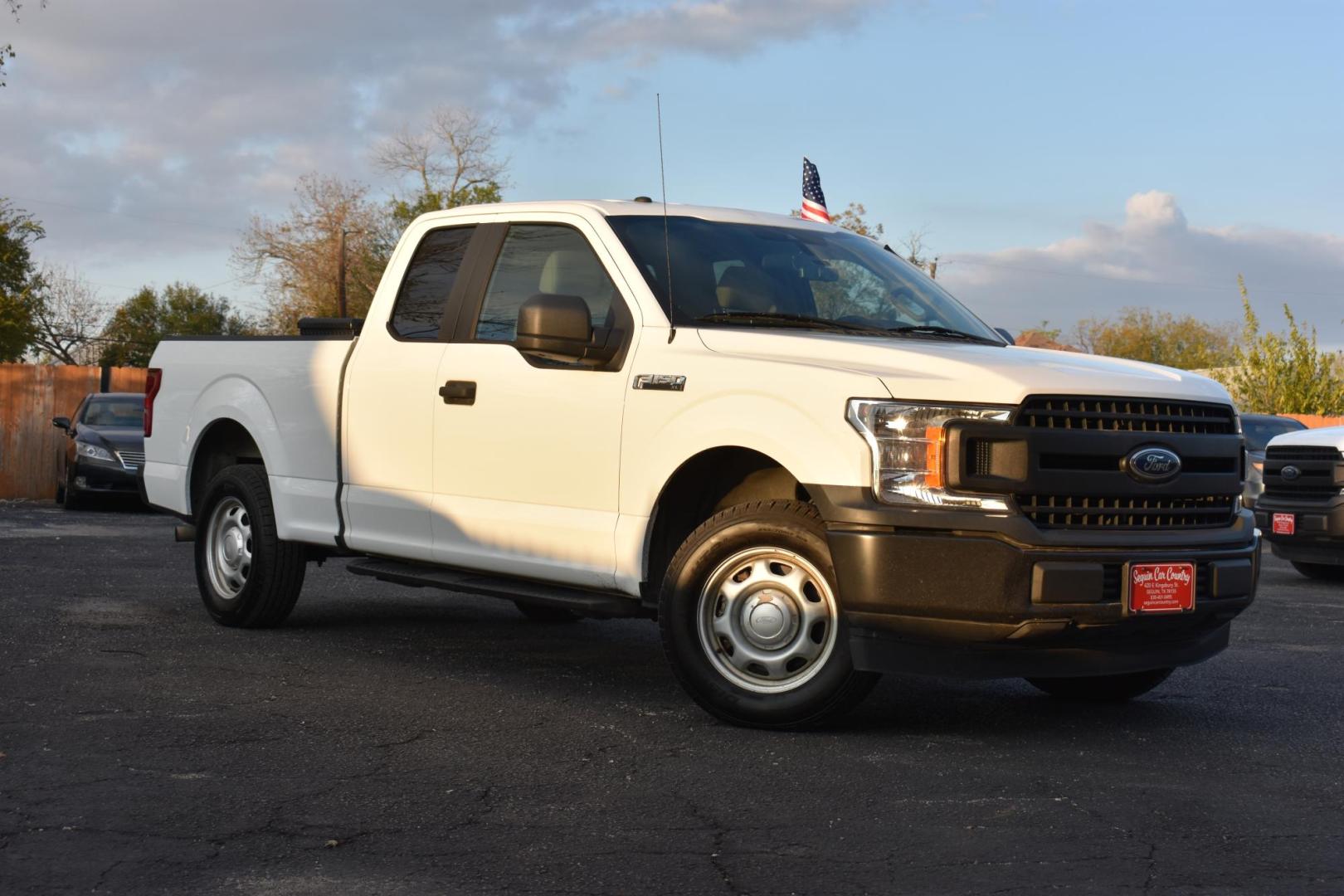 2019 WHITE Ford F-150 XL SuperCab 8-ft. 2WD (1FTEX1C53KF) with an 5.0L V8 OHV 16V engine, 6A transmission, located at 420 E. Kingsbury St., Seguin, TX, 78155, (830) 401-0495, 29.581060, -97.961647 - Photo#1