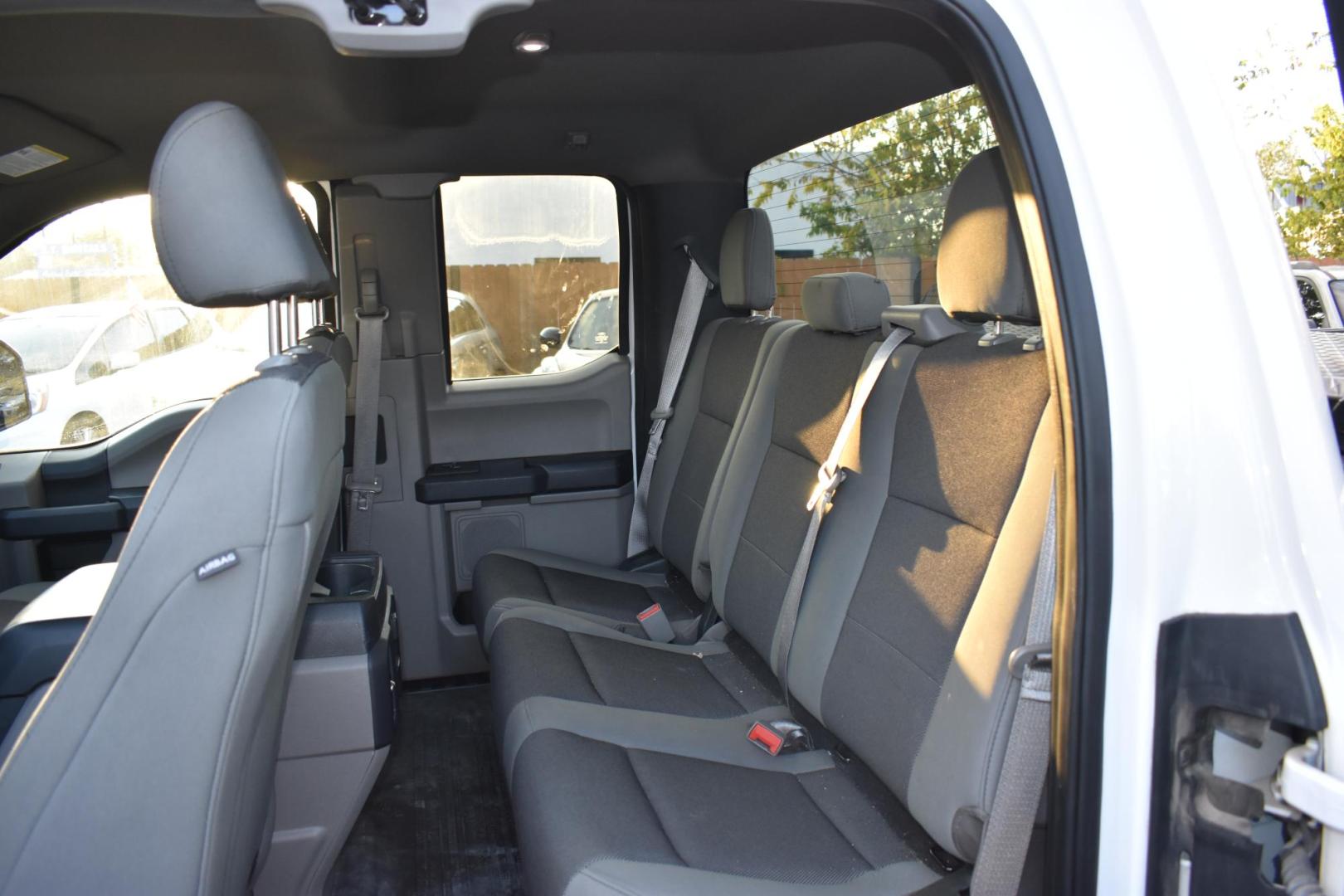 2019 WHITE Ford F-150 XL SuperCab 8-ft. 2WD (1FTEX1C53KF) with an 5.0L V8 OHV 16V engine, 6A transmission, located at 420 E. Kingsbury St., Seguin, TX, 78155, (830) 401-0495, 29.581060, -97.961647 - Photo#5