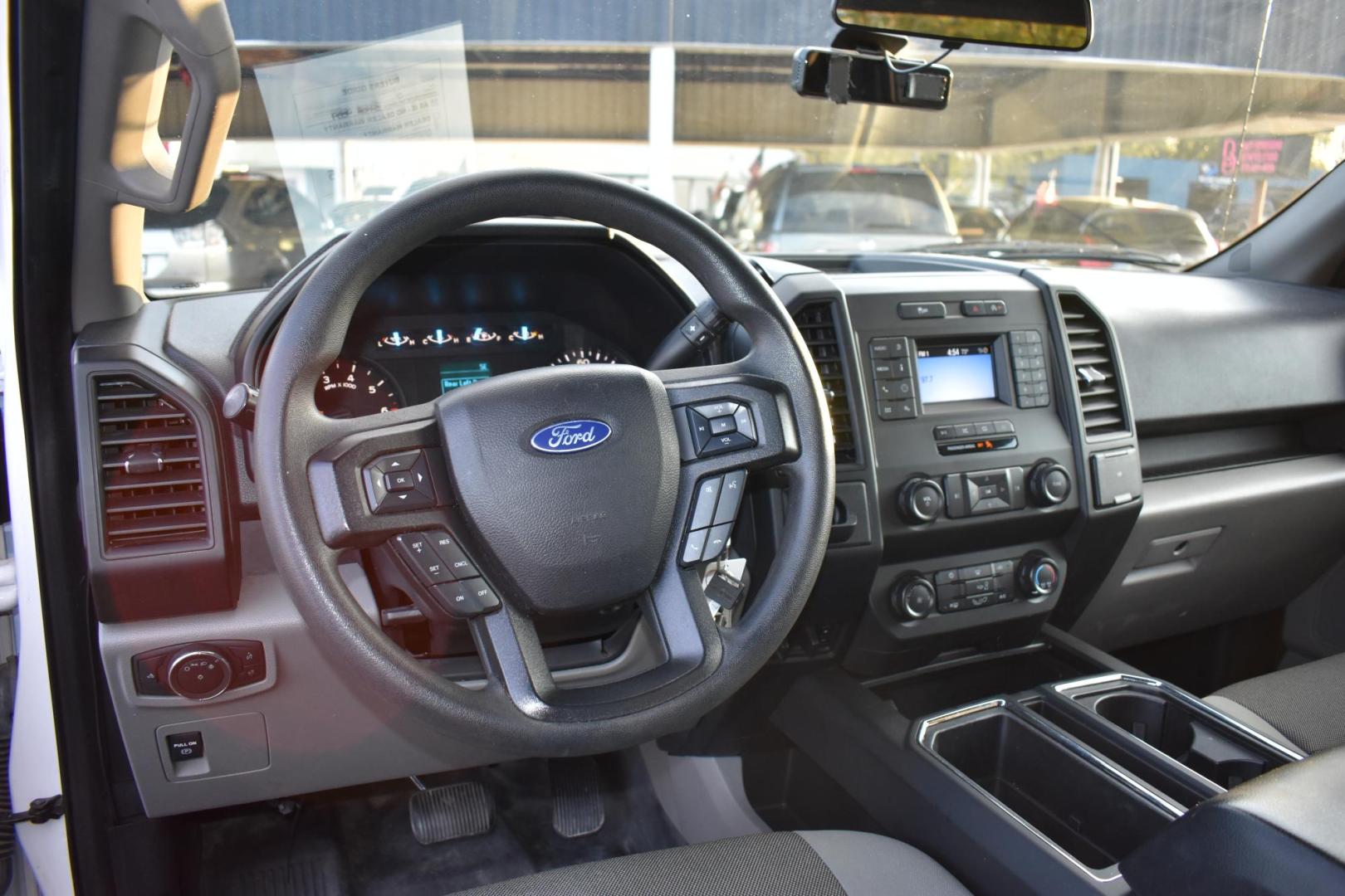 2019 WHITE Ford F-150 XL SuperCab 8-ft. 2WD (1FTEX1C53KF) with an 5.0L V8 OHV 16V engine, 6A transmission, located at 420 E. Kingsbury St., Seguin, TX, 78155, (830) 401-0495, 29.581060, -97.961647 - Photo#6