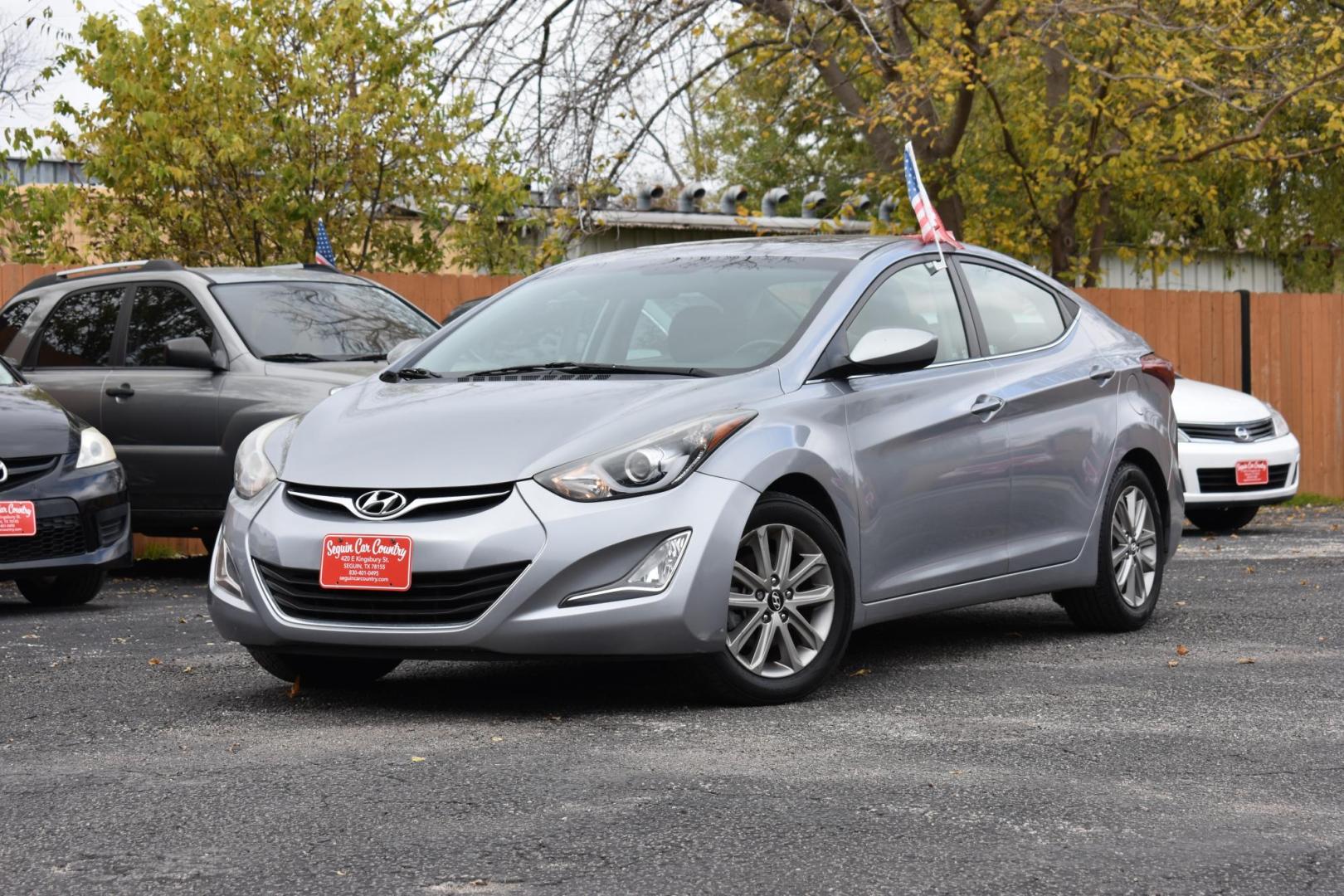 2015 SILVER Hyundai Elantra Limited (5NPDH4AE3FH) with an 1.8L L4 DOHC 16V engine, 6-Speed Automatic transmission, located at 420 E. Kingsbury St., Seguin, TX, 78155, (830) 401-0495, 29.581060, -97.961647 - Photo#3