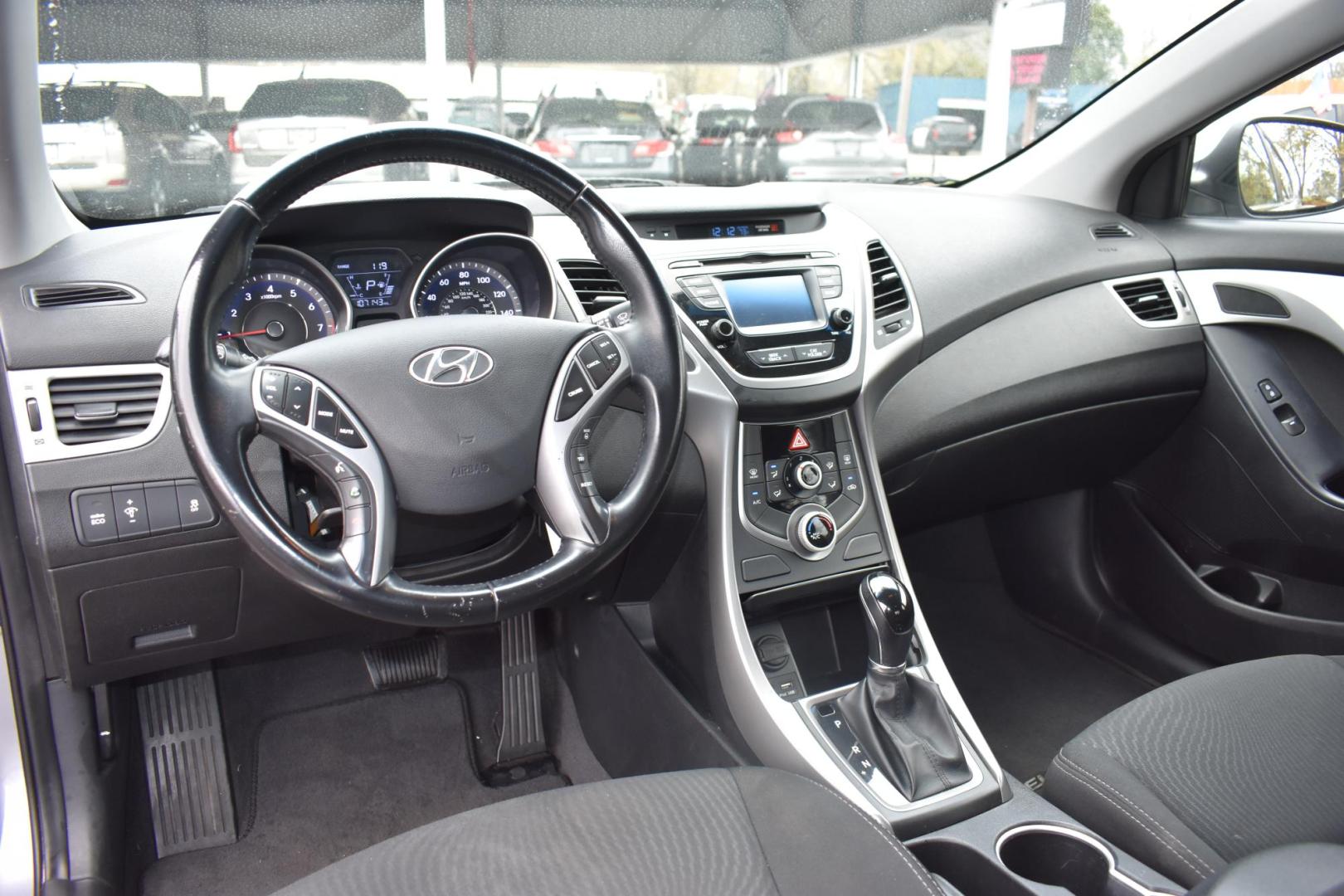 2015 SILVER Hyundai Elantra Limited (5NPDH4AE3FH) with an 1.8L L4 DOHC 16V engine, 6-Speed Automatic transmission, located at 420 E. Kingsbury St., Seguin, TX, 78155, (830) 401-0495, 29.581060, -97.961647 - Photo#6