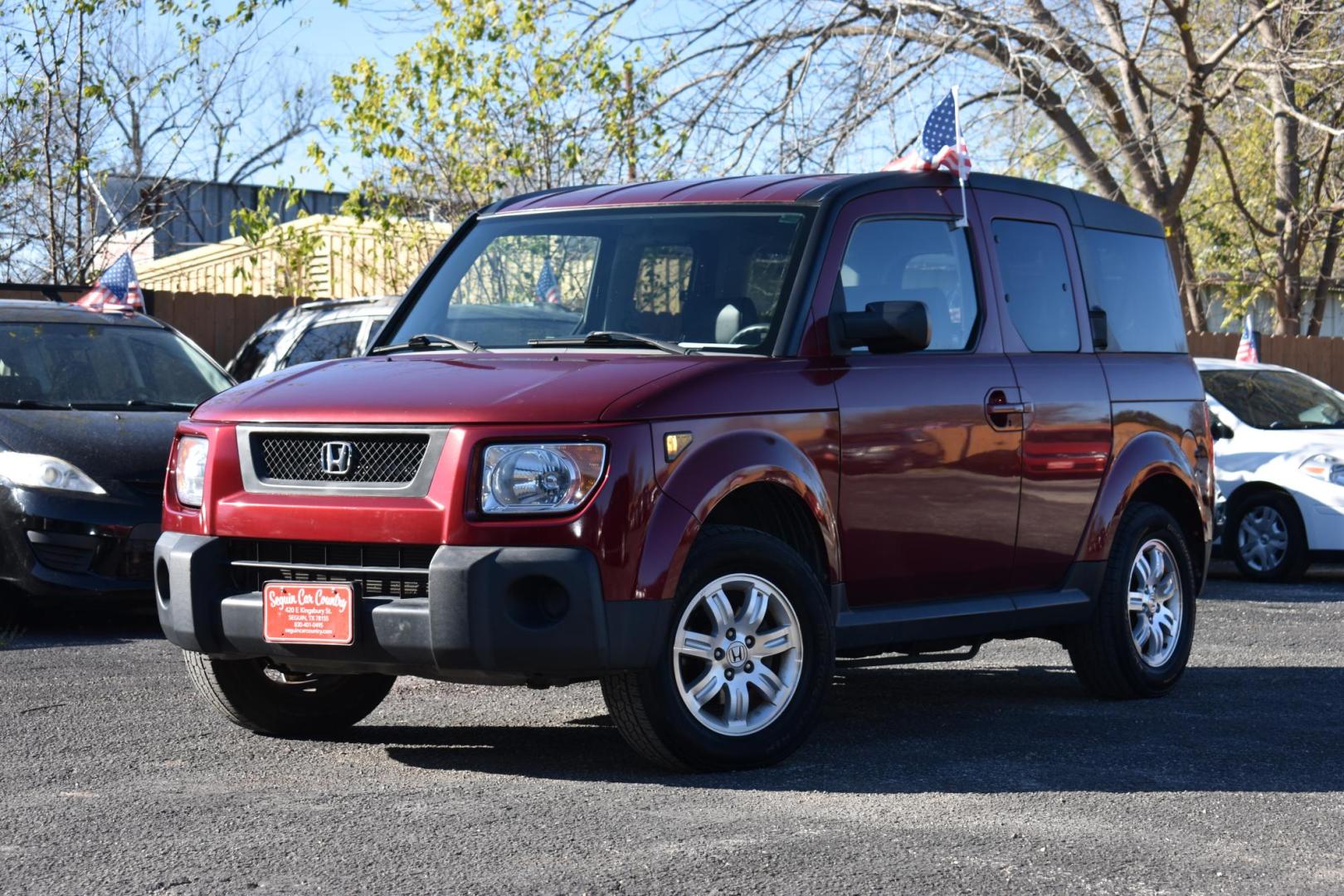 2006 MAROON Honda Element EX-P 2WD AT (5J6YH18756L) with an 2.4L L4 DOHC 16V engine, 4-Speed Automatic Overdrive transmission, located at 420 E. Kingsbury St., Seguin, TX, 78155, (830) 401-0495, 29.581060, -97.961647 - Photo#2