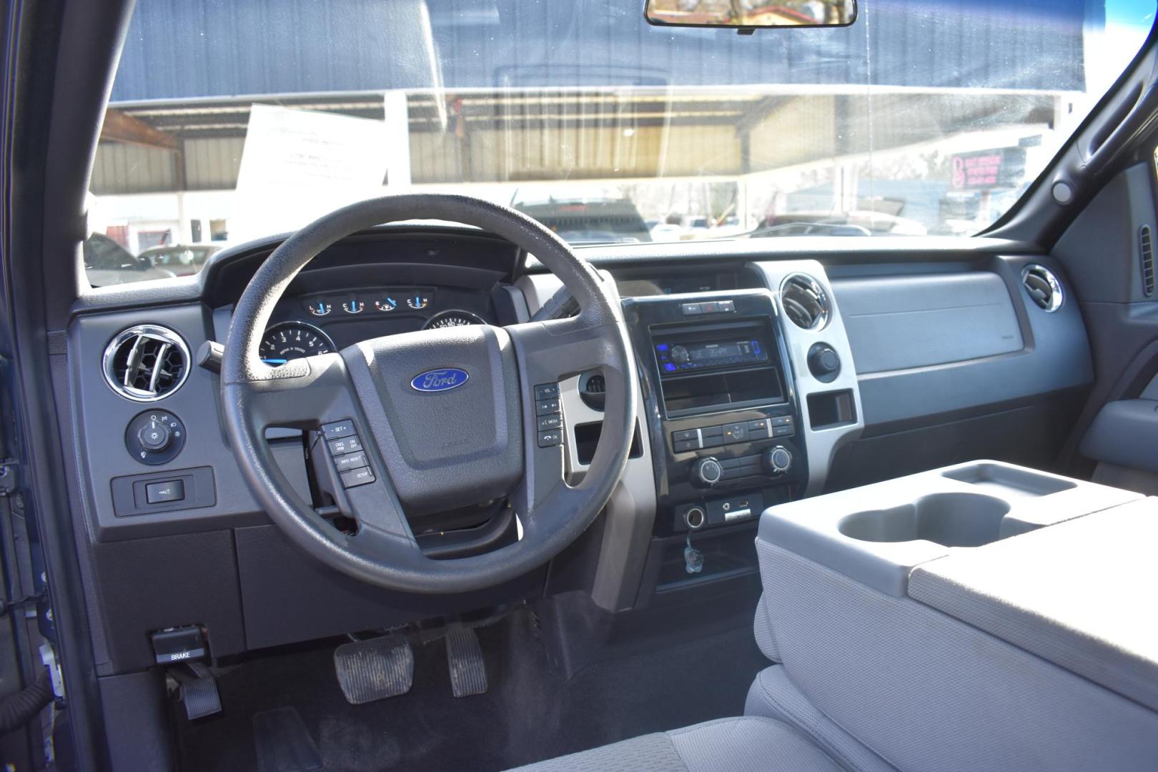 2013 GRAY Ford F-150 XLT SuperCrew 6.5-ft. Bed 2WD (1FTEW1CMXDF) with an 3.7L V6 DOHC 24V engine, 6-Speed Automatic transmission, located at 420 E. Kingsbury St., Seguin, TX, 78155, (830) 401-0495, 29.581060, -97.961647 - Photo#6